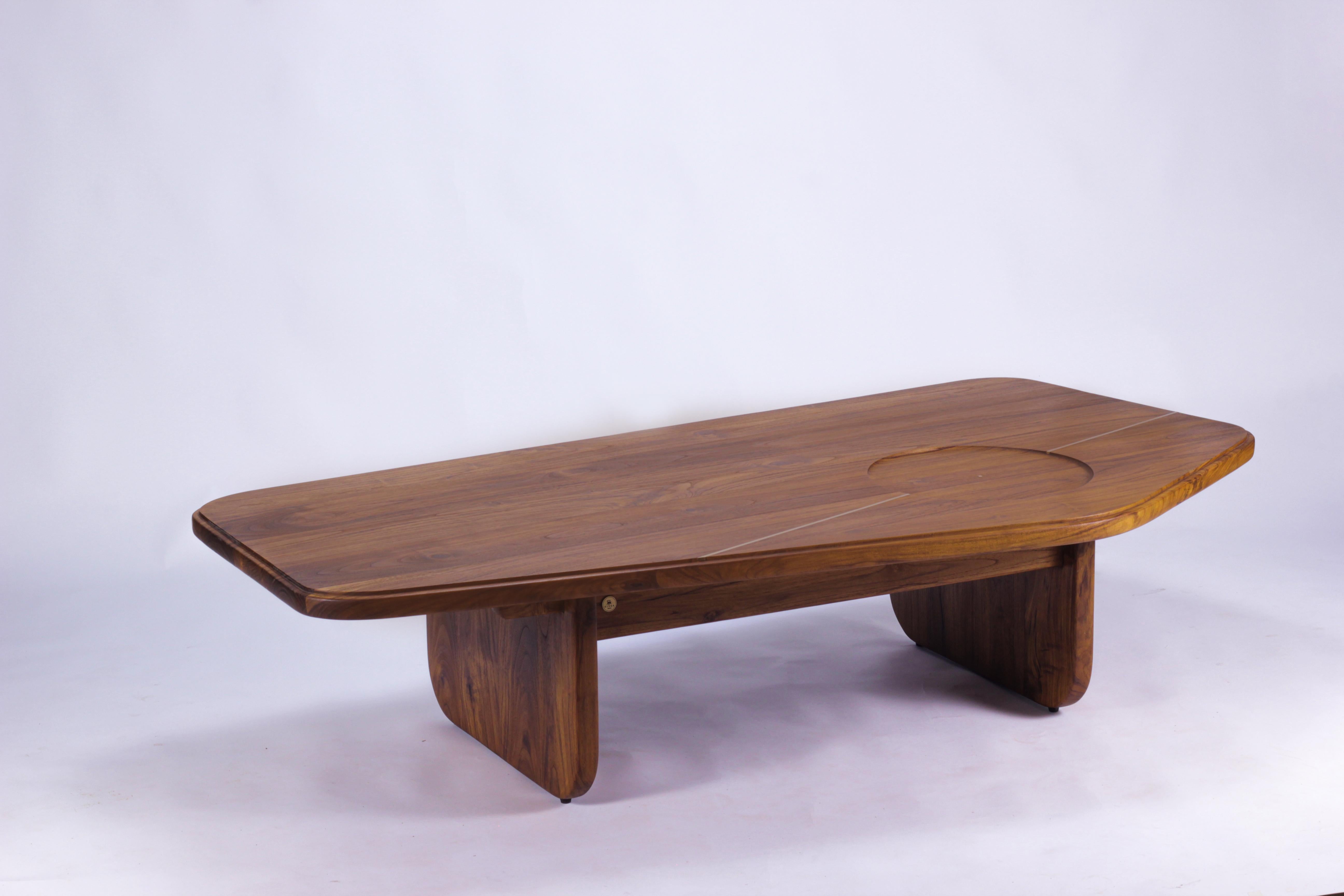 Organic Modern Organic Minimal Handcrafted Solid Wood Oak Coffee Table with Brass Inlay For Sale