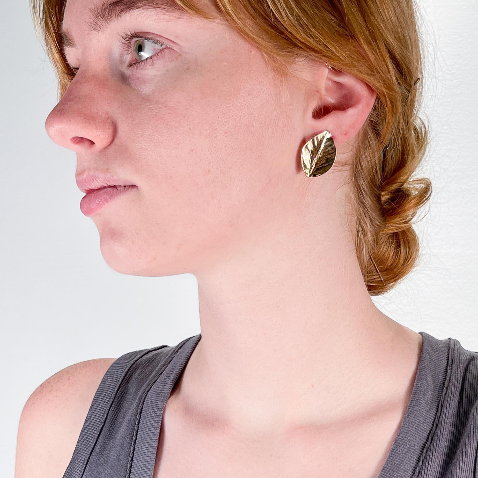 Organic Modern 14 Karat Gold Leaf-Shaped Post Earrings For Sale 2