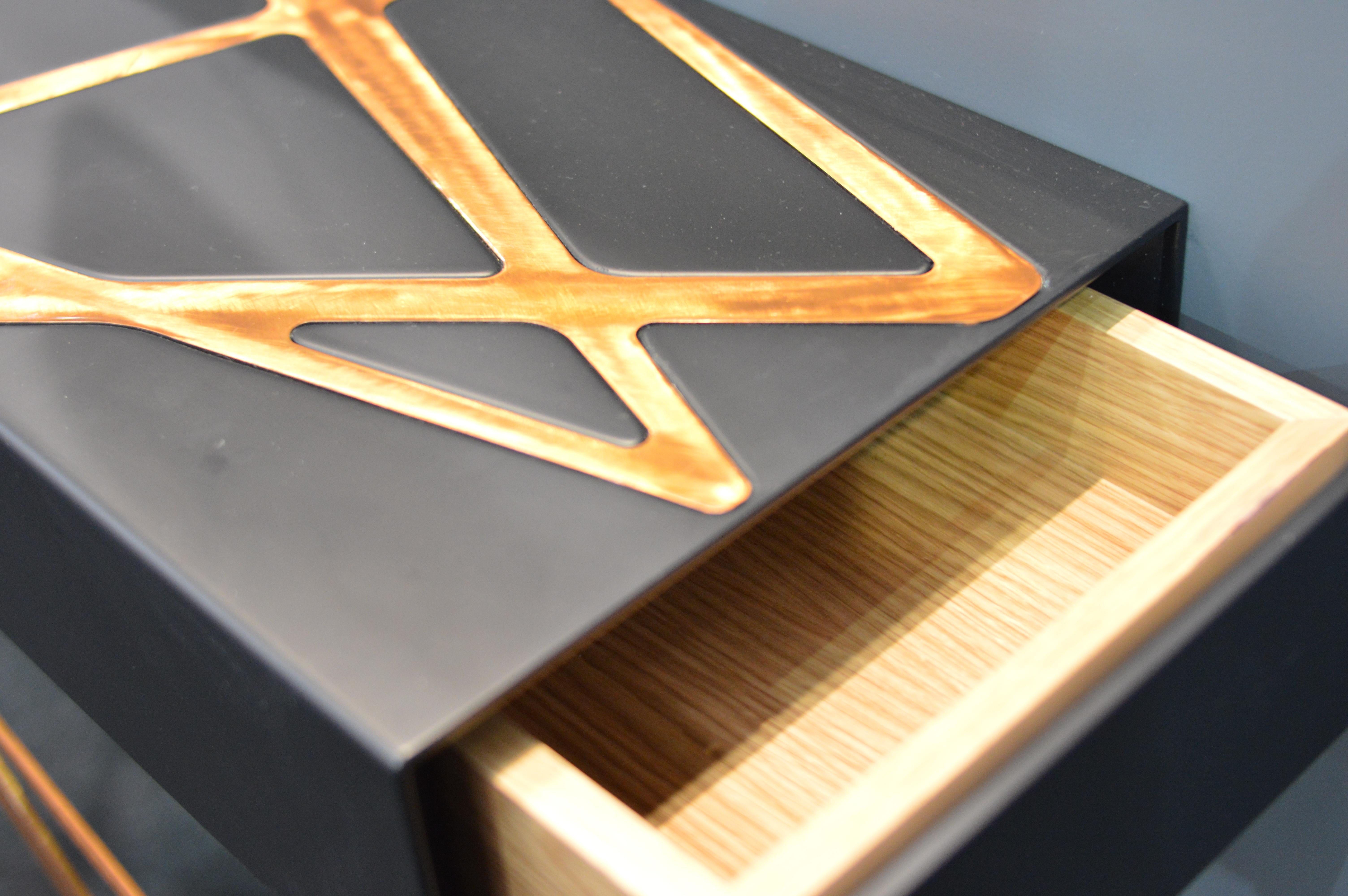 Table console d'appoint organique en laque noire et cuivre en vente 8