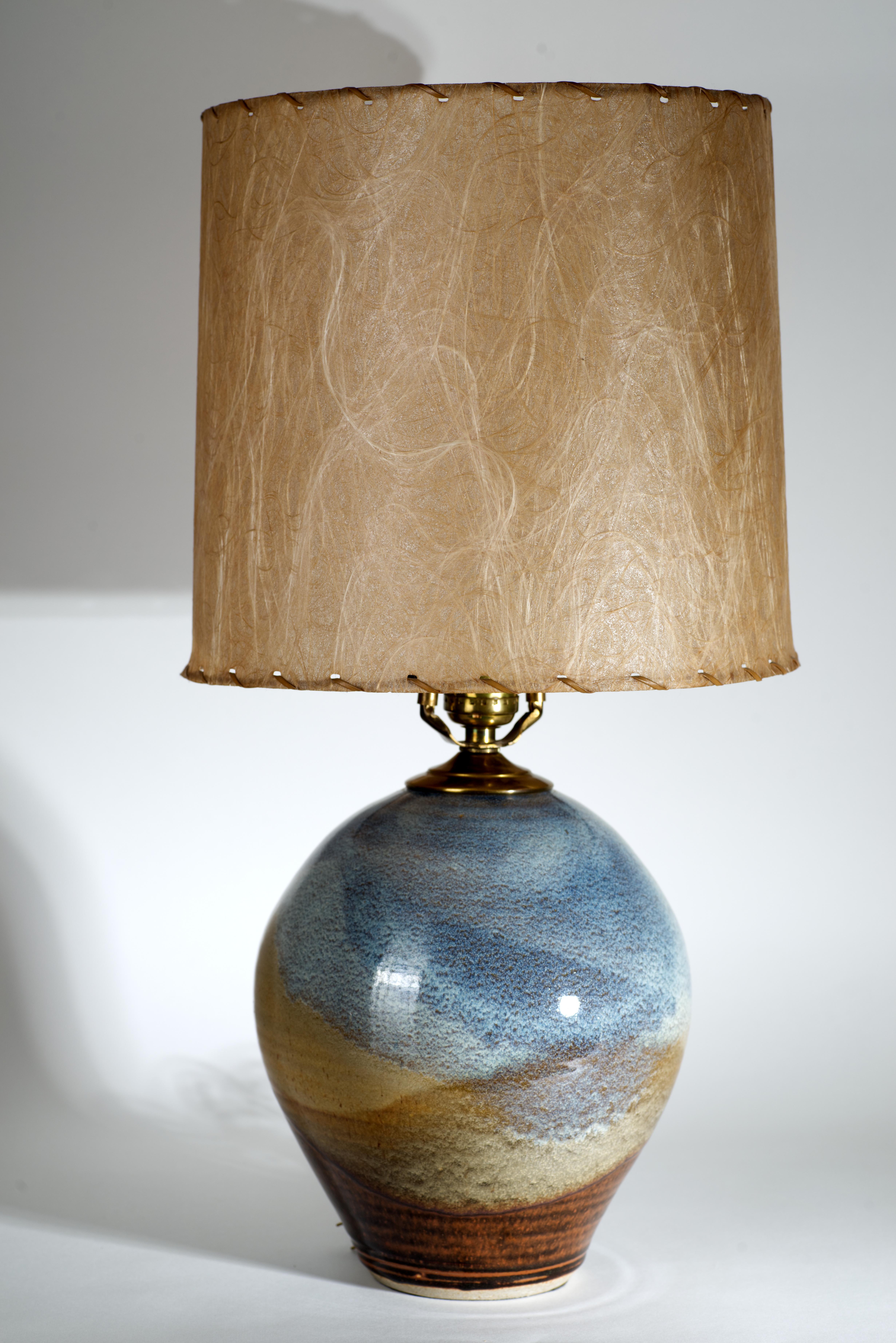 Vernissé Lampe de table d'appoint organique, American Art Studio Pottery en vente