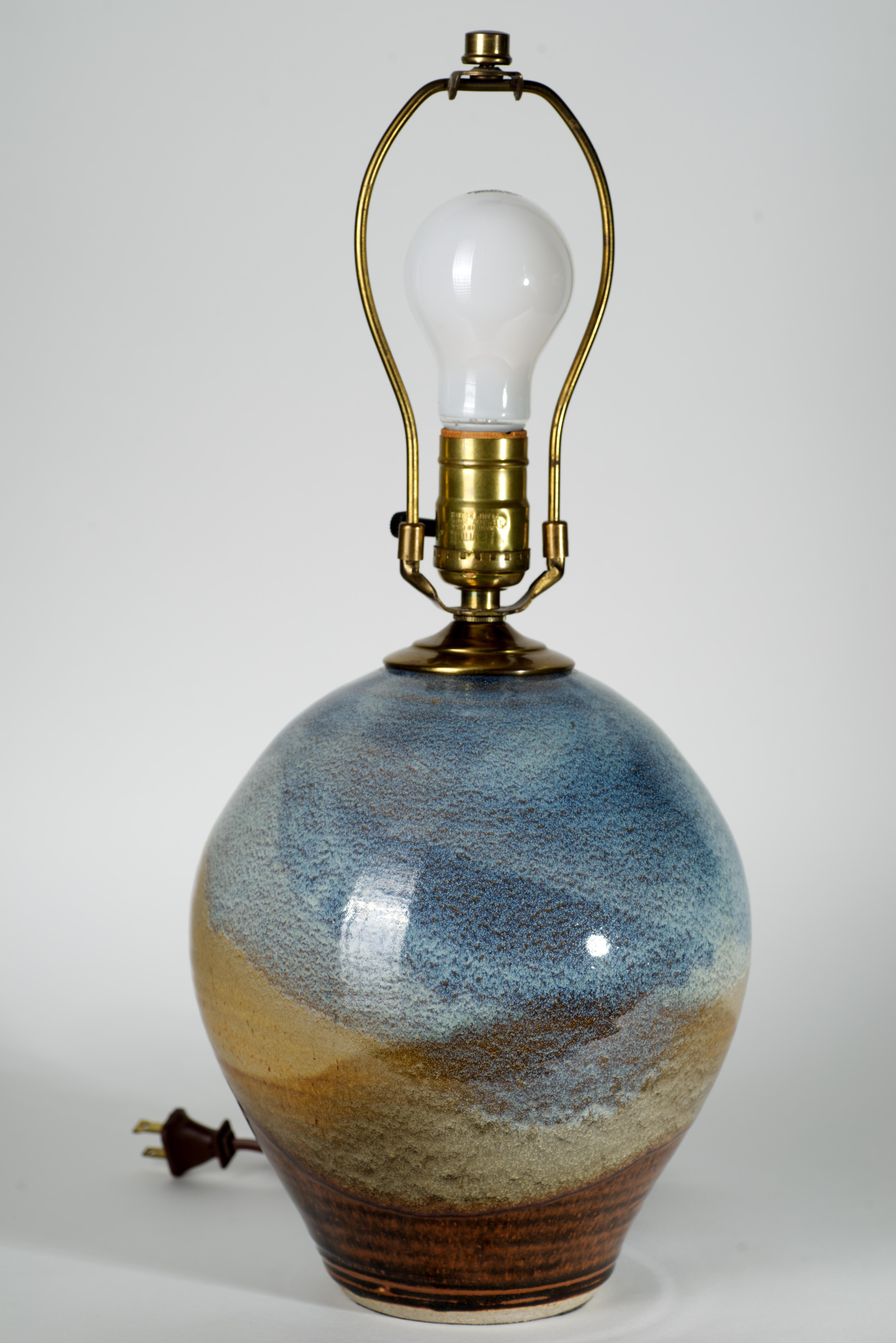 20ième siècle Lampe de table d'appoint organique, American Art Studio Pottery en vente