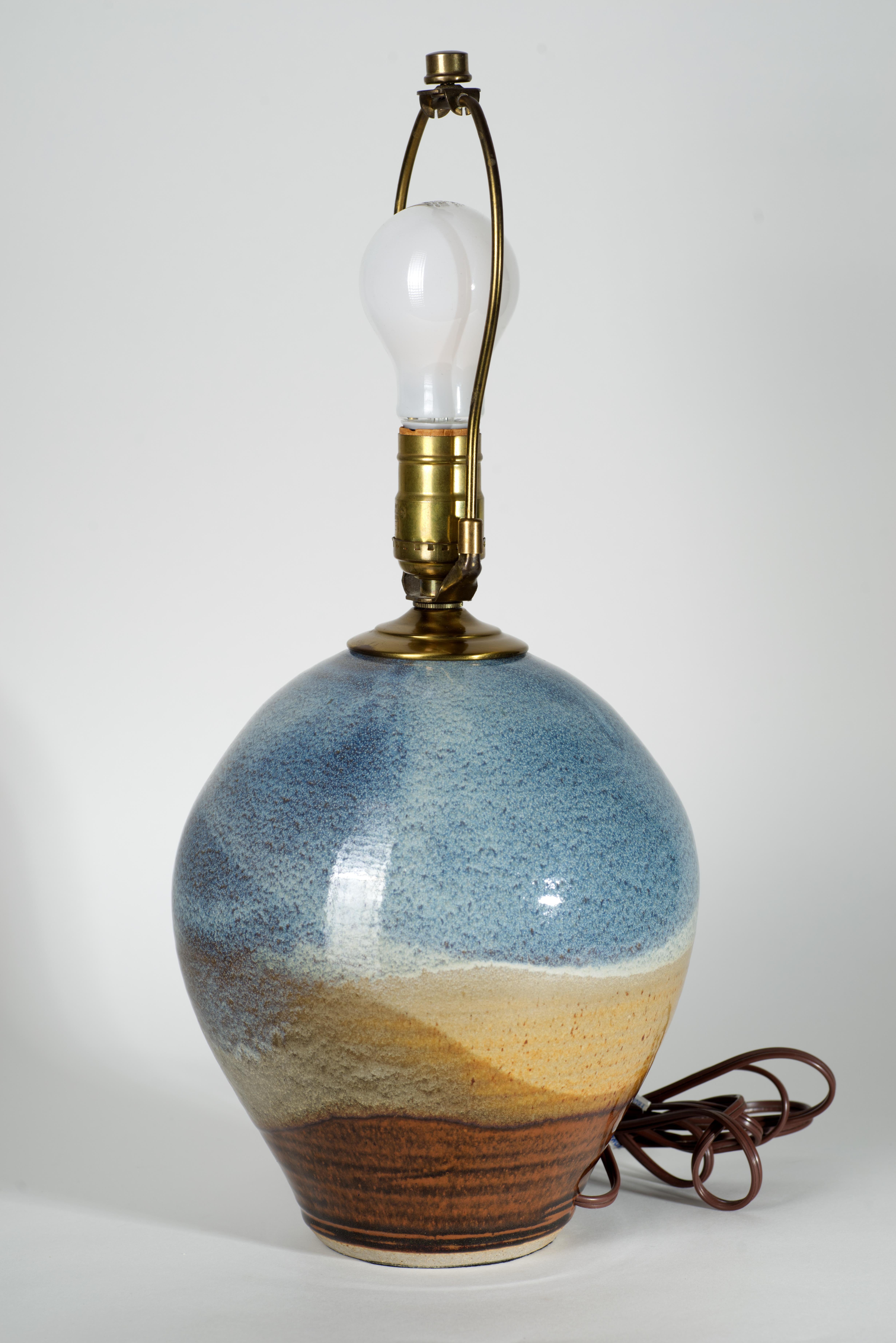 Céramique Lampe de table d'appoint organique, American Art Studio Pottery en vente