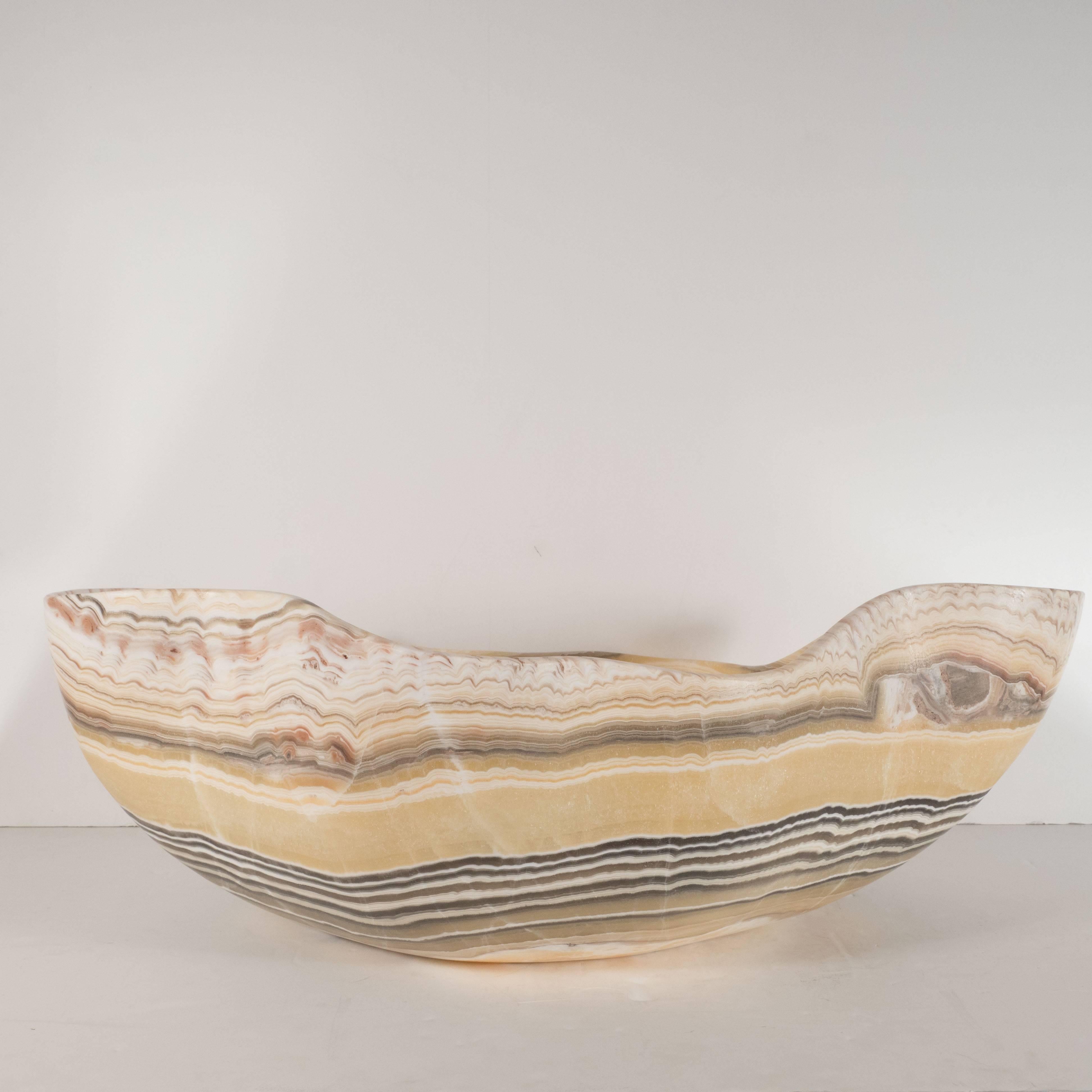 Organic Modern Agate Bowl with Grisaille Bands against a Honeyed Background In Excellent Condition In New York, NY