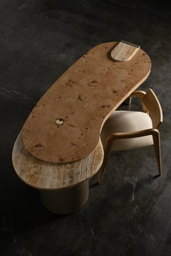 Escritorio moderno orgánico Armona, raíz de roble, ónice, hecho a mano en Portugal por Greenapple