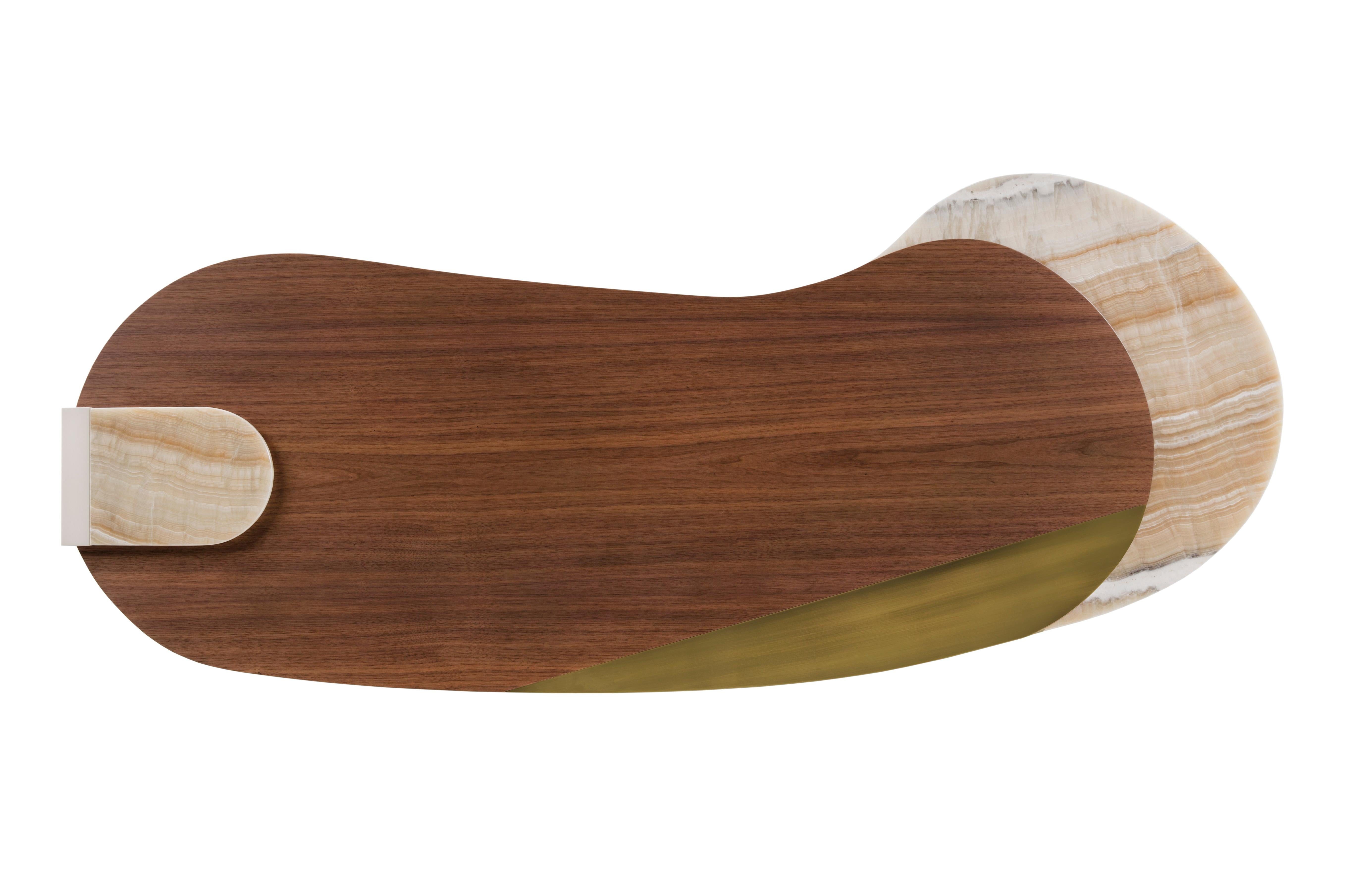 Armona-Schreibtisch der Organischen Moderne, Nussbaum, Messing, Onyx, Handgefertigt Portugal von Greenapple (Portugiesisch) im Angebot