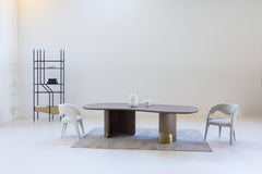 Mesa de comedor moderna orgánica Armona, roble americano, latón, hecha a mano por Greenapple