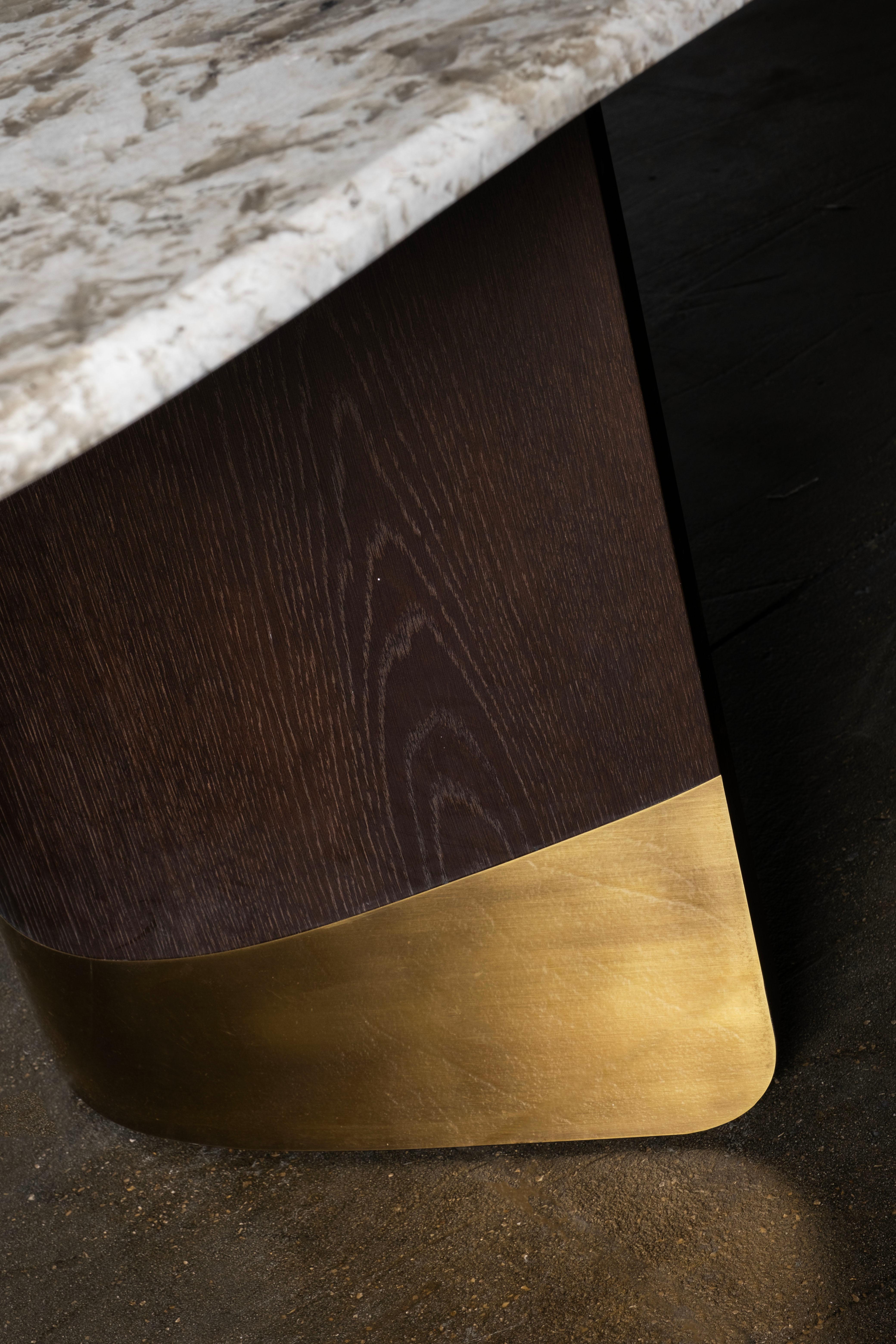 Table de salle à manger The Moderns Armona, Patagonia Stone, Brass, Handmade Greenapple en vente 4