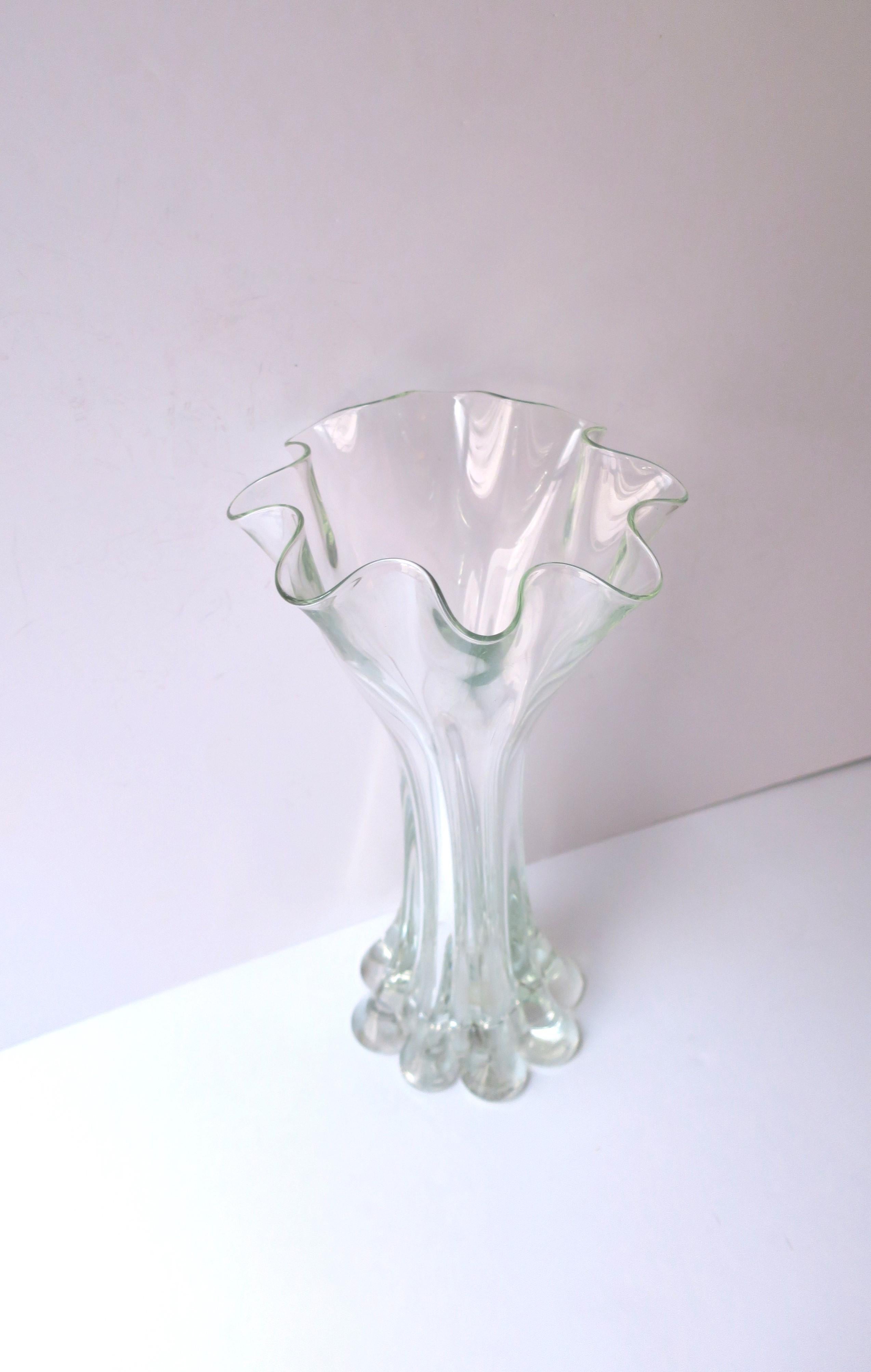 Scandinave Vase en verre d'art moderne organique en vente