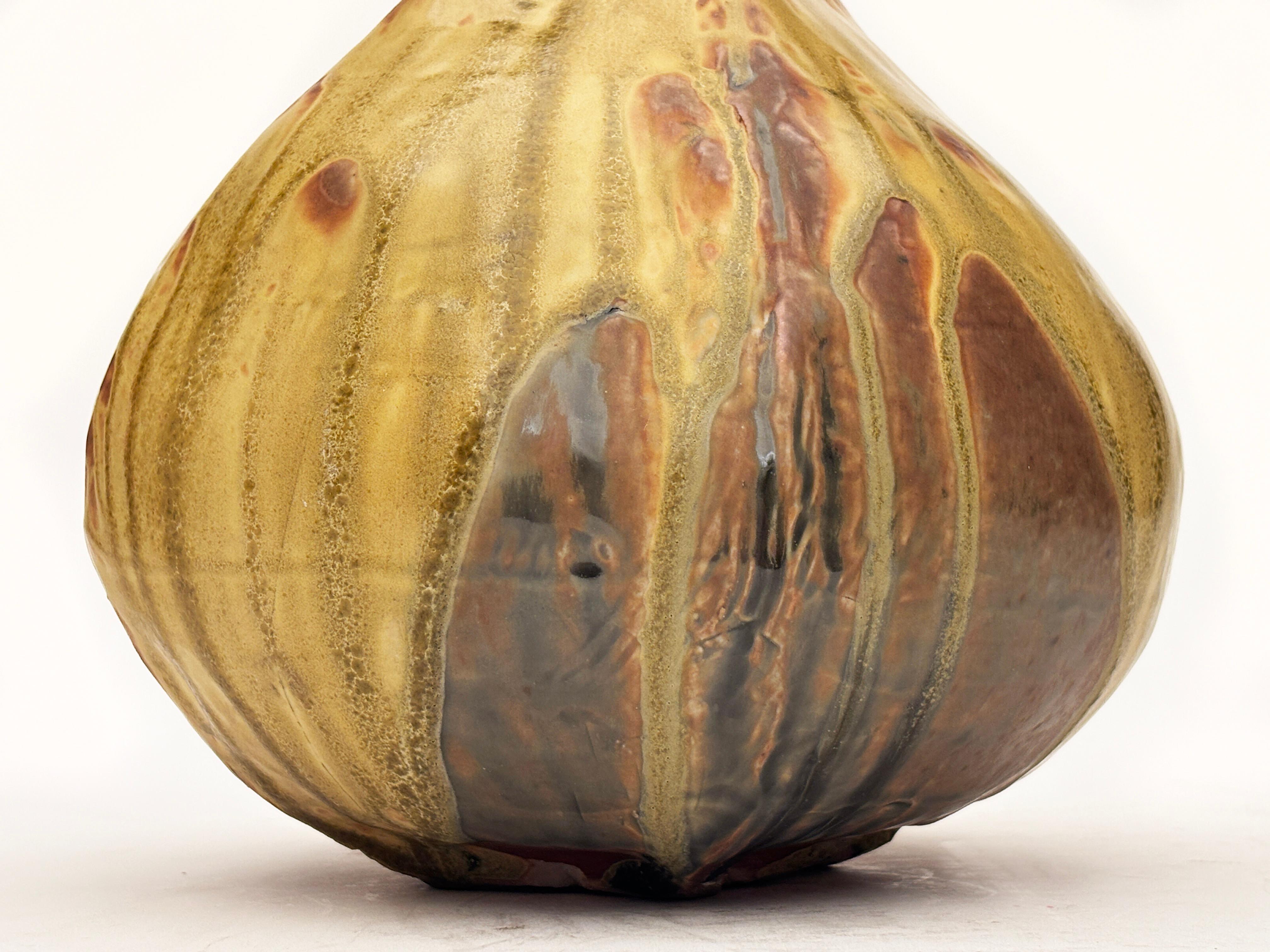 Vase moderne organique en frêne émaillé et Wood Wood dans les tons ambre et moutarde en vente 3