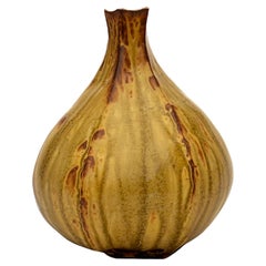 Vase moderne organique en frêne émaillé et Wood Wood dans les tons ambre et moutarde