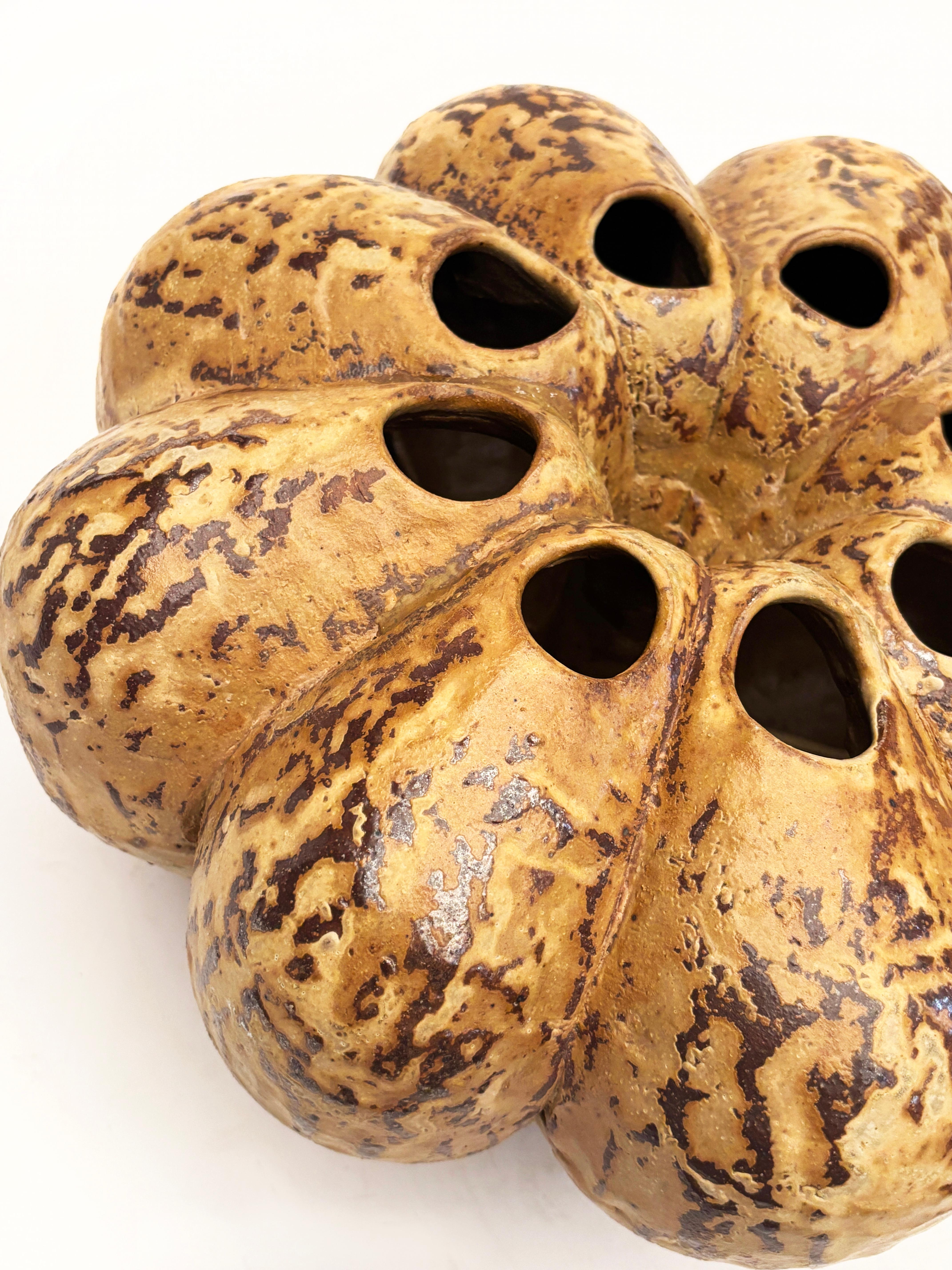 Vase moderne organique en frêne émaillé et cuit au feu de bois par Imes Gallery en vente 2