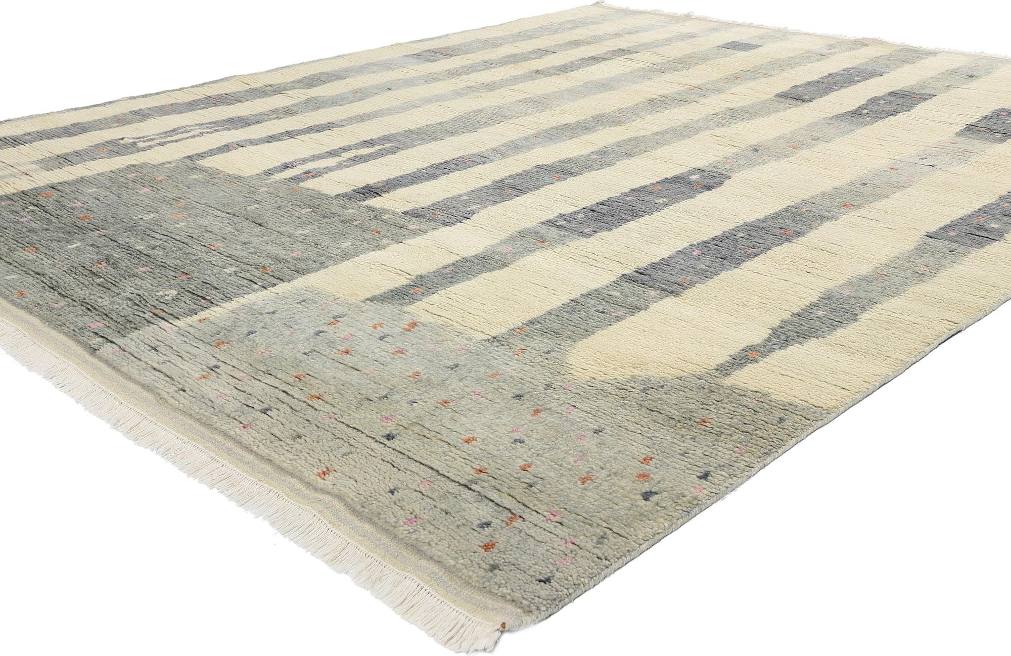 31226 Tappeto marocchino moderno organico brutalista ispirato a Gerhard Richter, 08'04 x 09'09. I tappeti marocchini indiani fondono senza sforzo le forme geometriche, i disegni contemporanei e i motivi simbolici caratteristici dell'artigianato