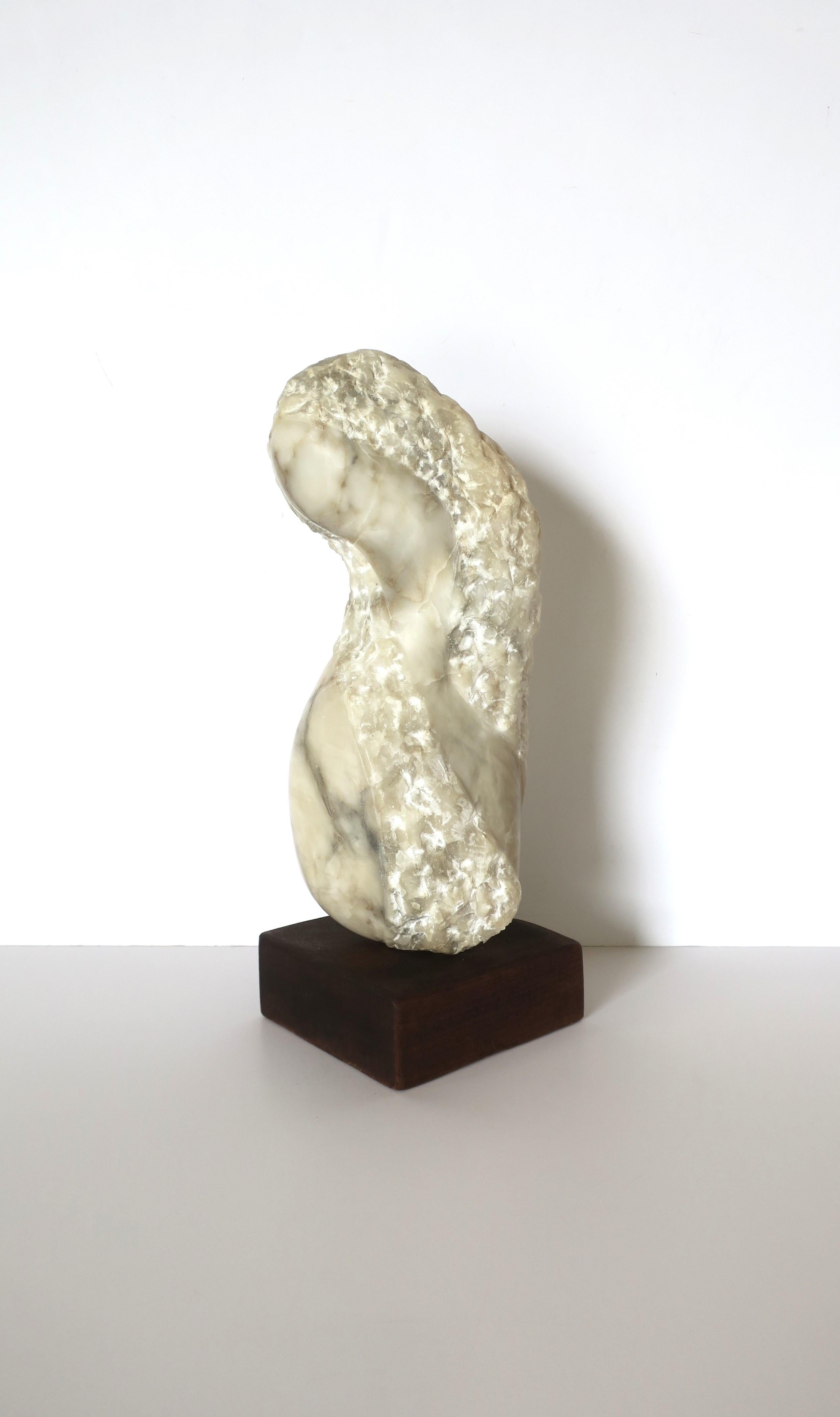 Organique Sculpture organique moderne en marbre d'albâtre en vente