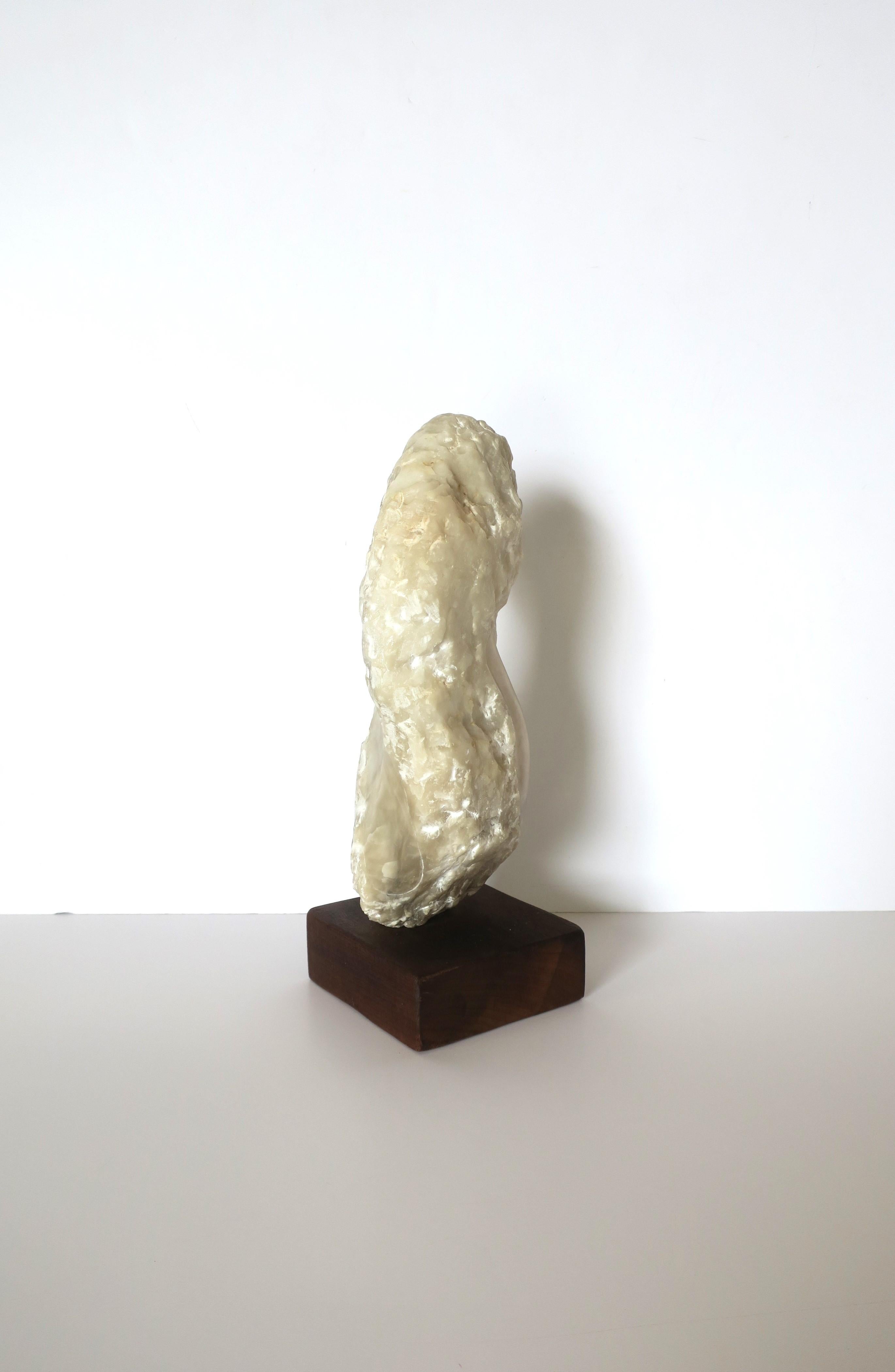 20ième siècle Sculpture organique moderne en marbre d'albâtre en vente