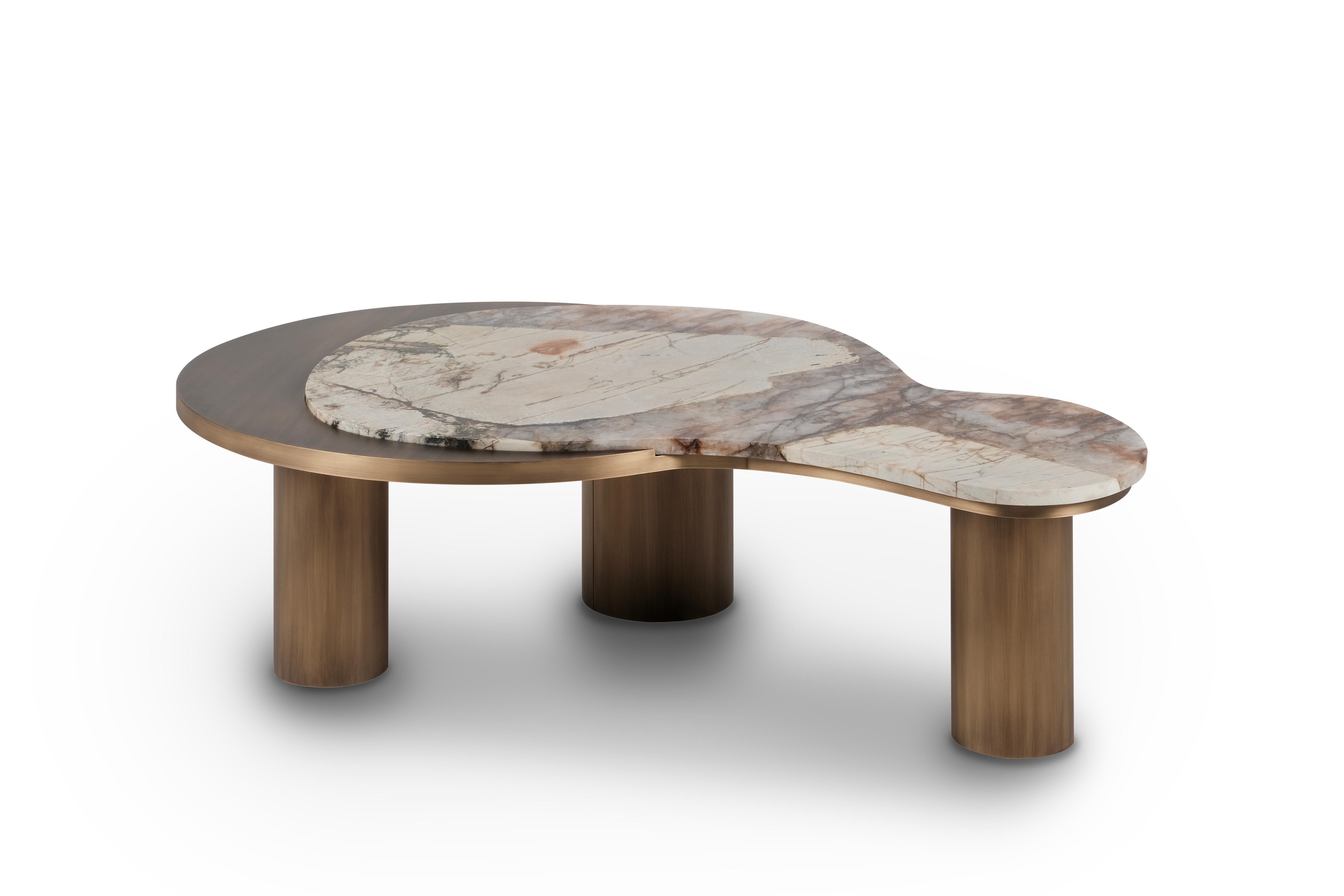 Portugais Table basse Bordeira, laiton, fabriquée à la main au Portugal par Greenapple en vente