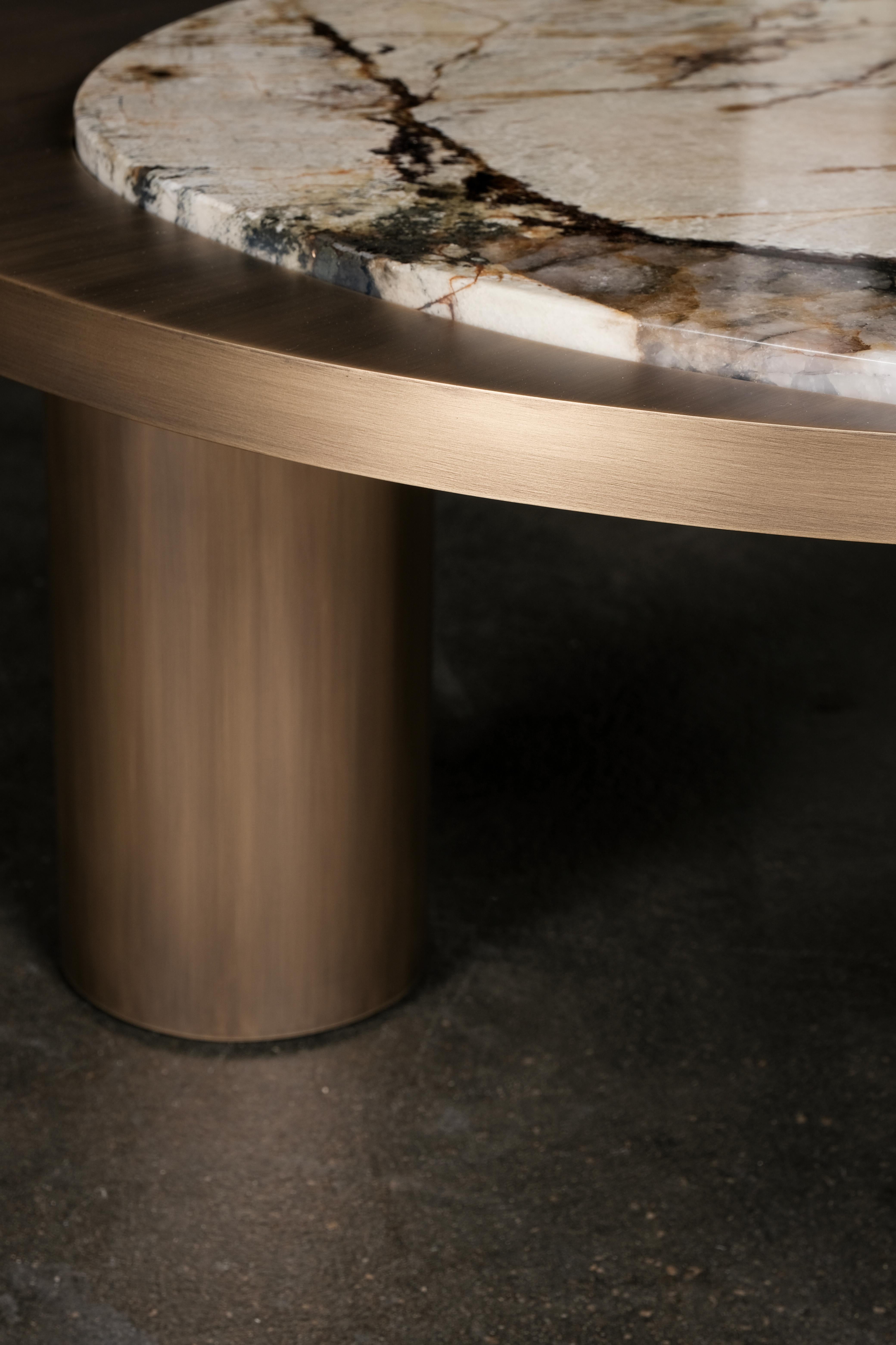 XXIe siècle et contemporain Table basse Bordeira, laiton, fabriquée à la main au Portugal par Greenapple en vente