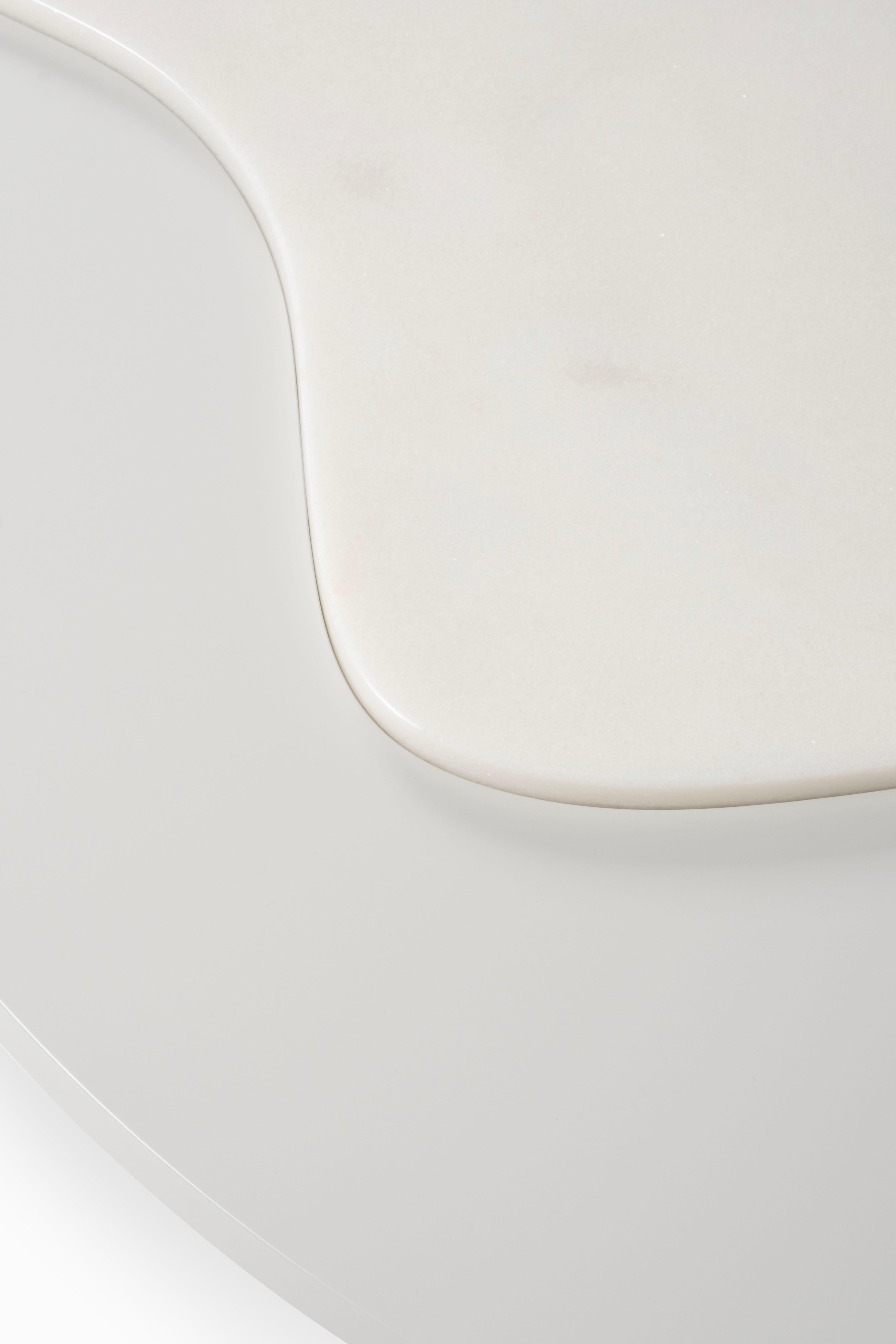 Mesa de centro orgánica moderna Bordeira, mármol, hecha a mano en Portugal by Greenapple en venta 6