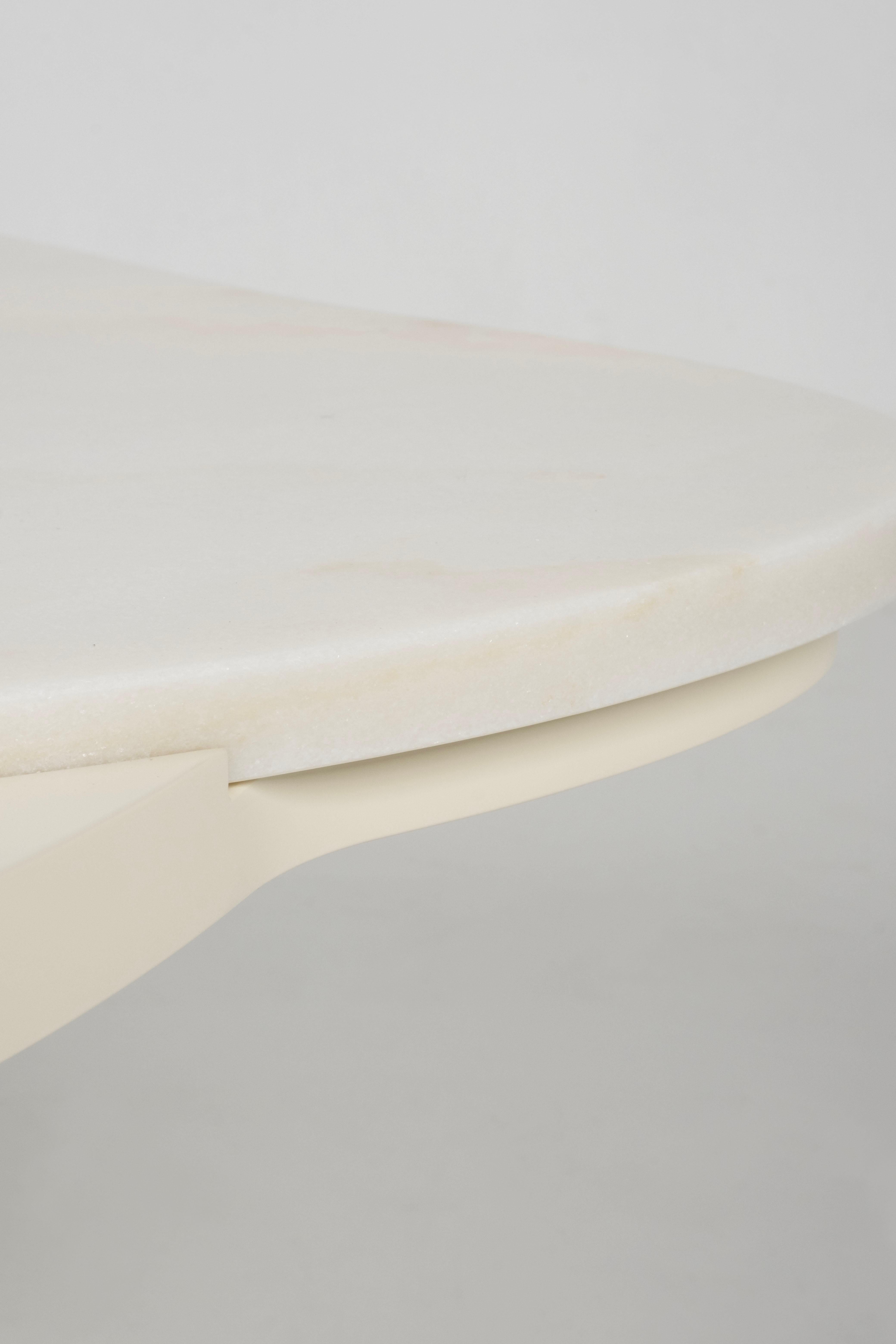 Table basse Bordeira moderne et organique, en marbre, fabriquée à la main au Portugal par Greenapple en vente 7