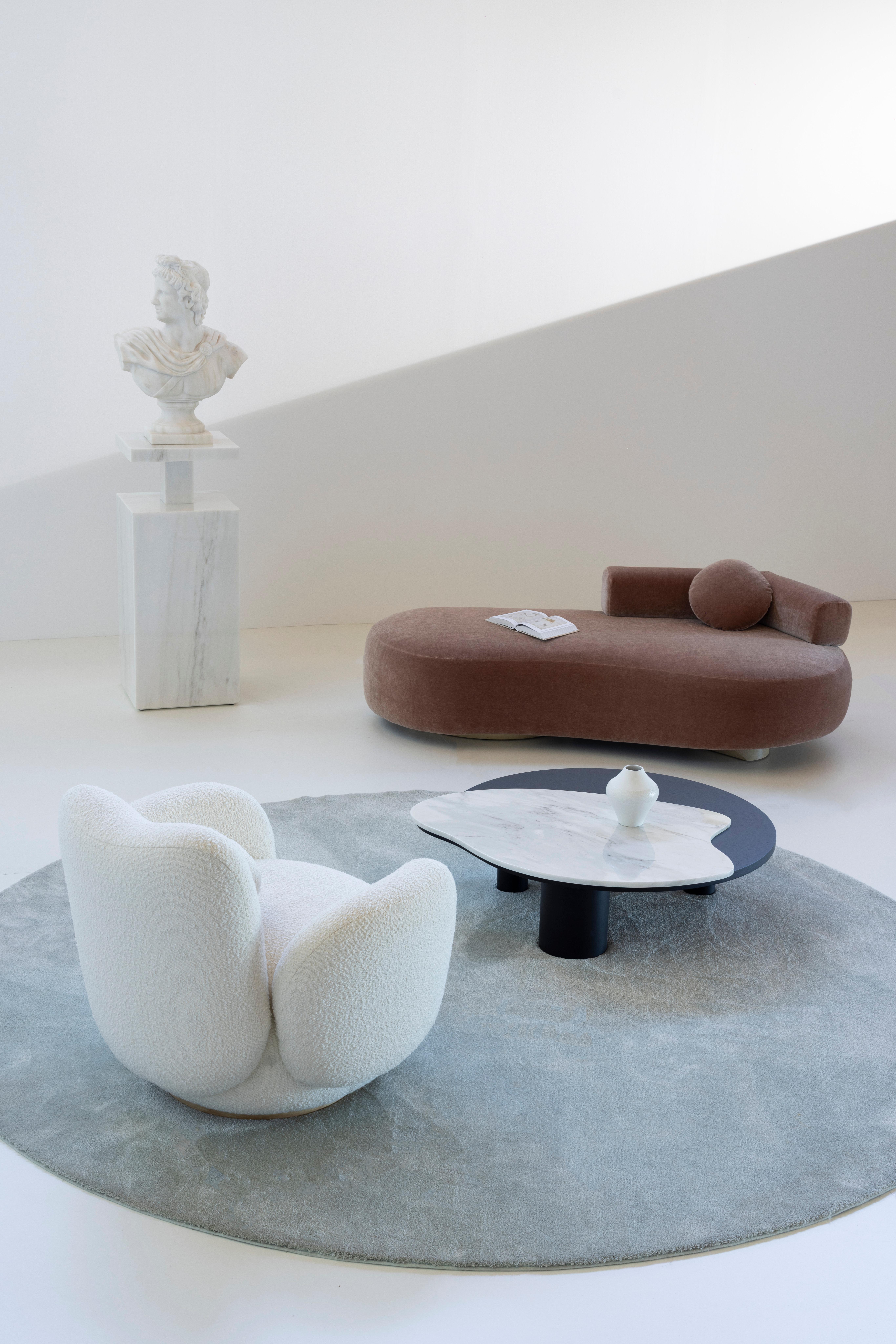 Table basse Bordeira moderne et organique, en marbre, fabriquée à la main au Portugal par Greenapple en vente 9