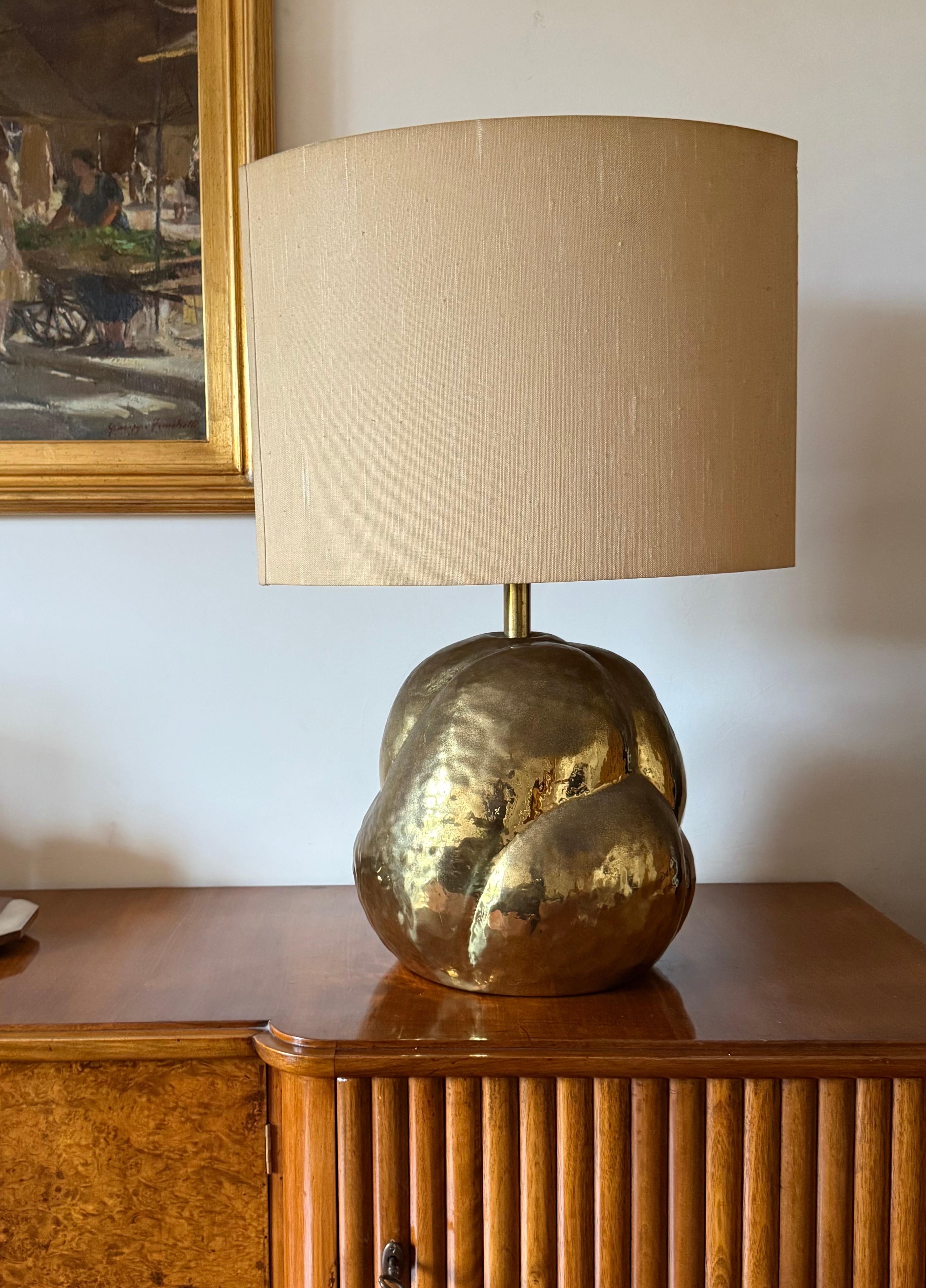 Hollywood Regency Organic modern brass table Lamp, Tommaso Barbi Italy 1970 in vendita