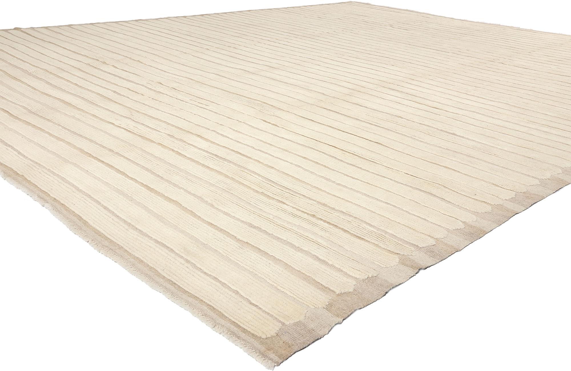 81089 Moderner marokkanischer High-Low-Teppich, 11'10 x 14'11. Dieser große, handgeknüpfte marokkanische High-Low-Teppich aus Wolle, der von erfahrenen Kunsthandwerkern mit größter Sorgfalt hergestellt wird, ist eine harmonische Verschmelzung