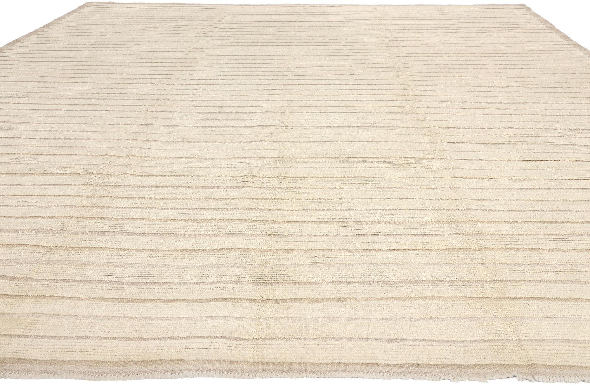 Marokkanischer brutalistischer organischer moderner marokkanischer Hochlehnerteppich, Tranquil Japandi Meets Brutalismus (Moderne) im Angebot