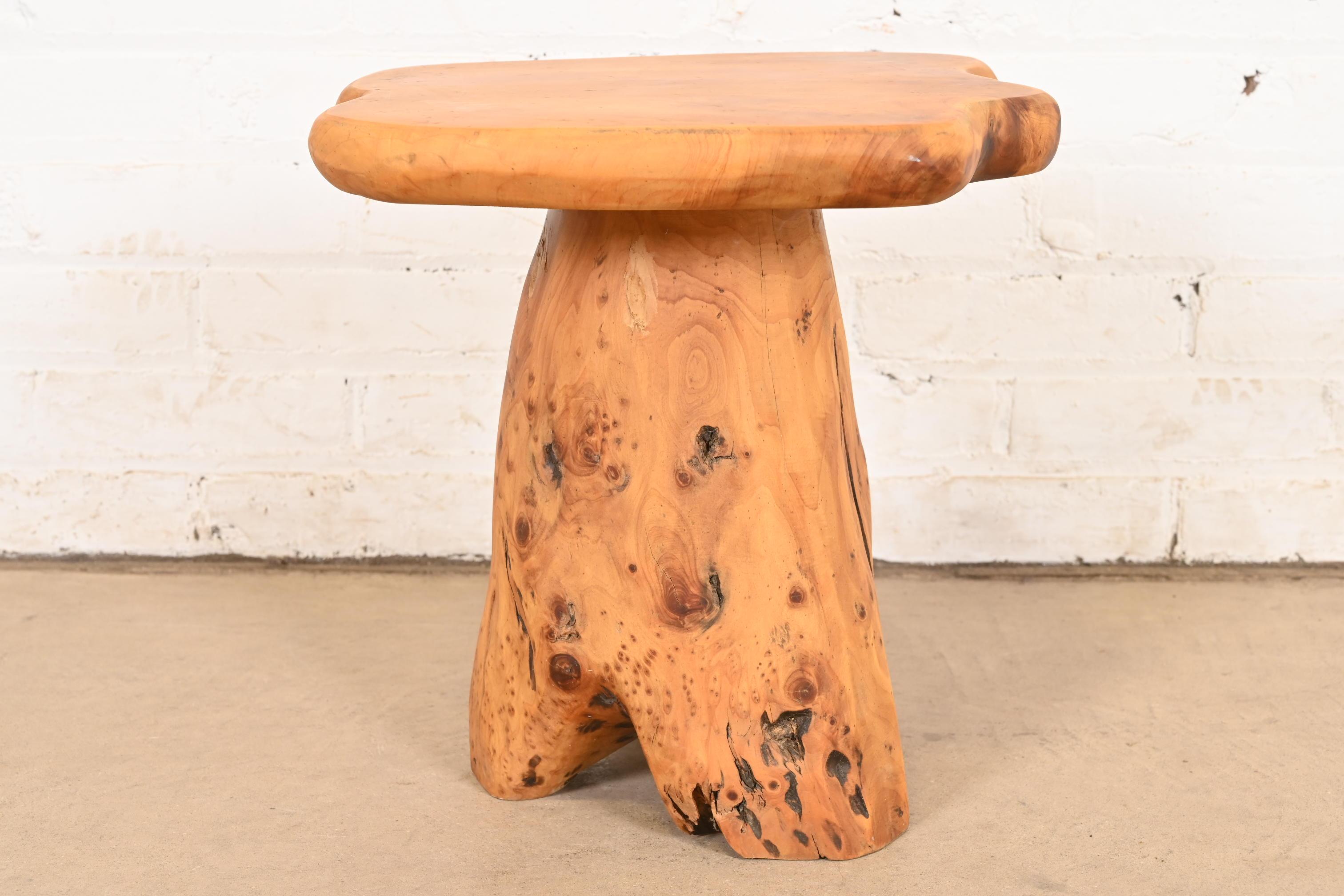 A unique hand-crafted Organic Modern burl root live edge occasional side table

In the manner of George Nakashima

USA, Circa Mid-20th Century

Measures: 14.25