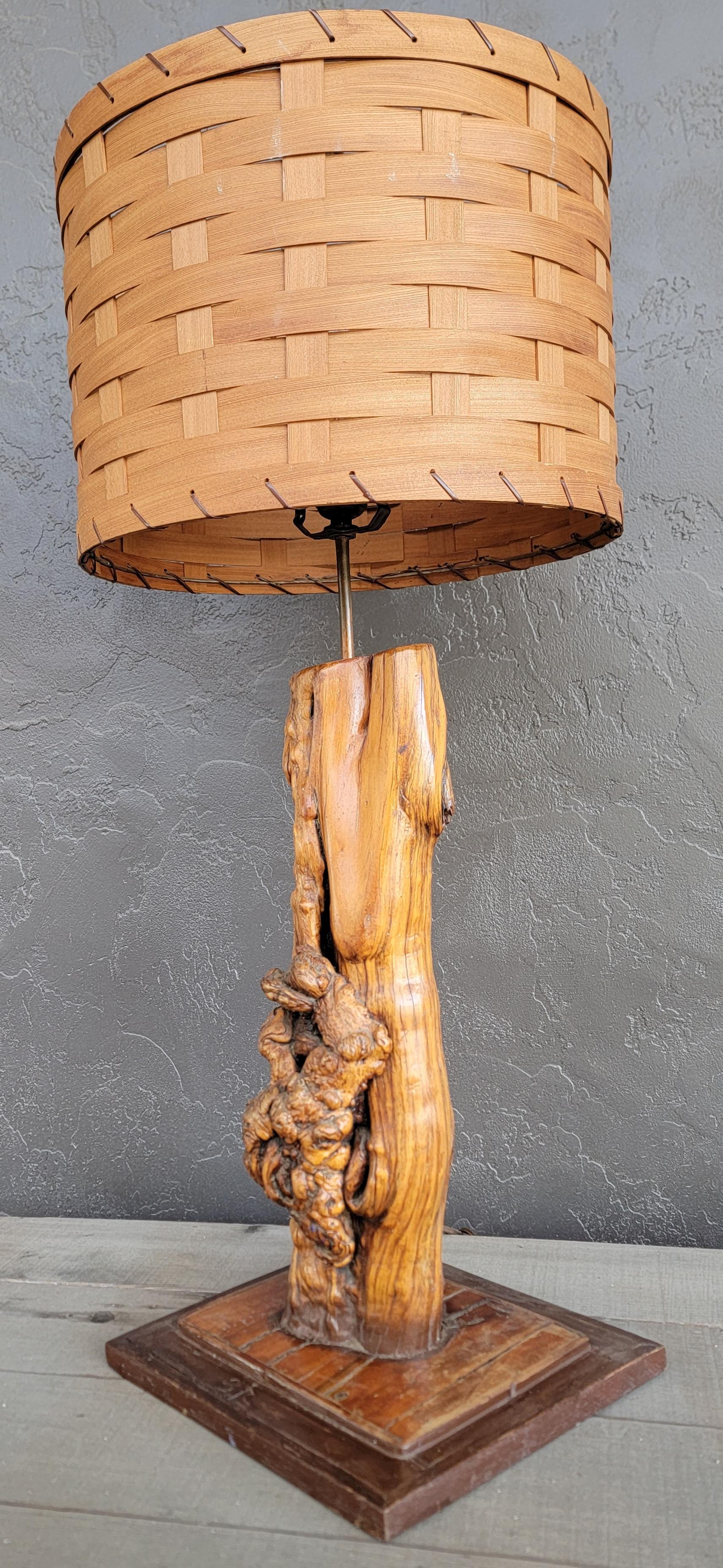 20ième siècle Lampe de table en broussin organique en vente