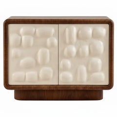 Mobile moderno organico in noce e gesso applicato a mano di José Castro