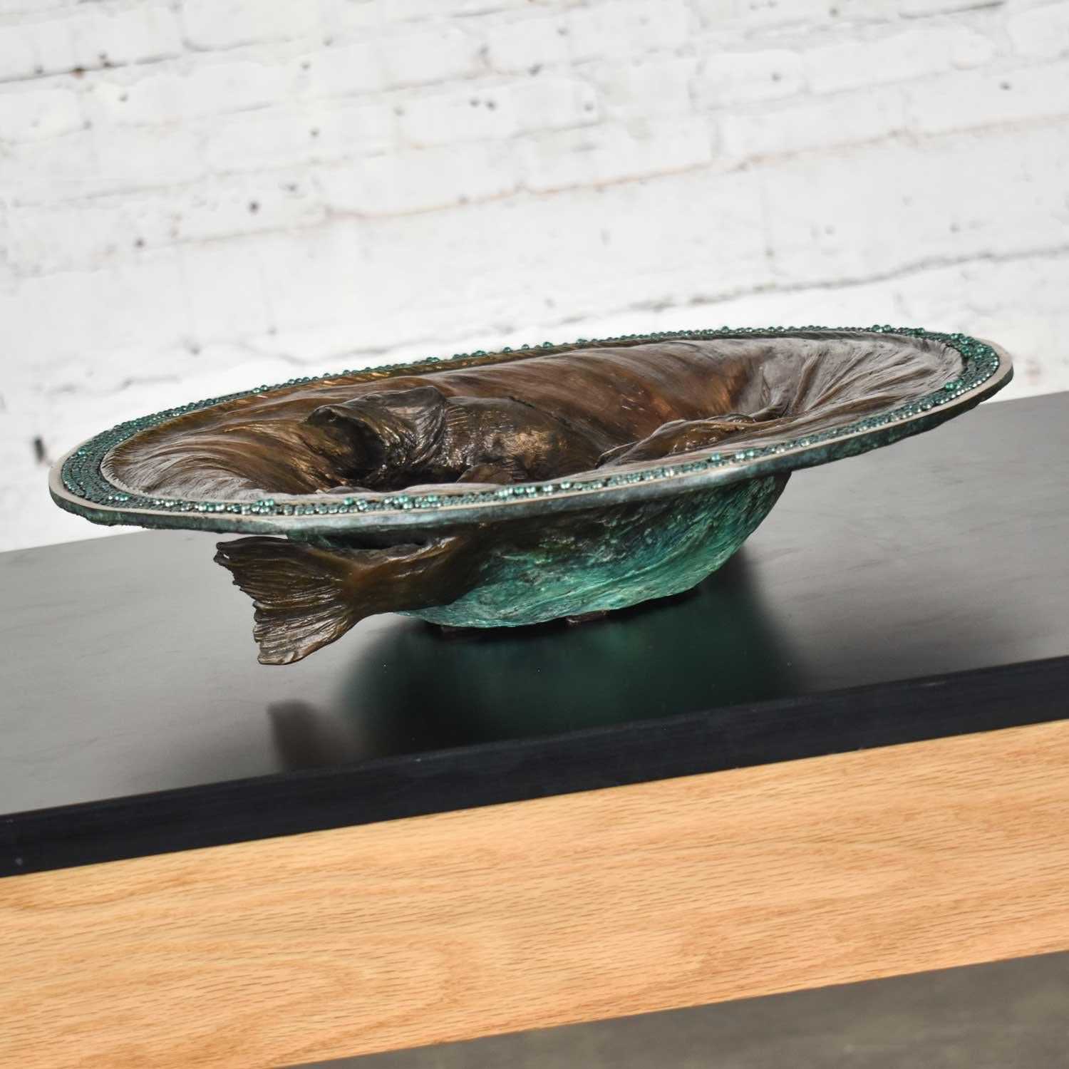 American Organic Modern Cast Bronze Bowl Sculpture with Fish Design by John Forsythe For Sale