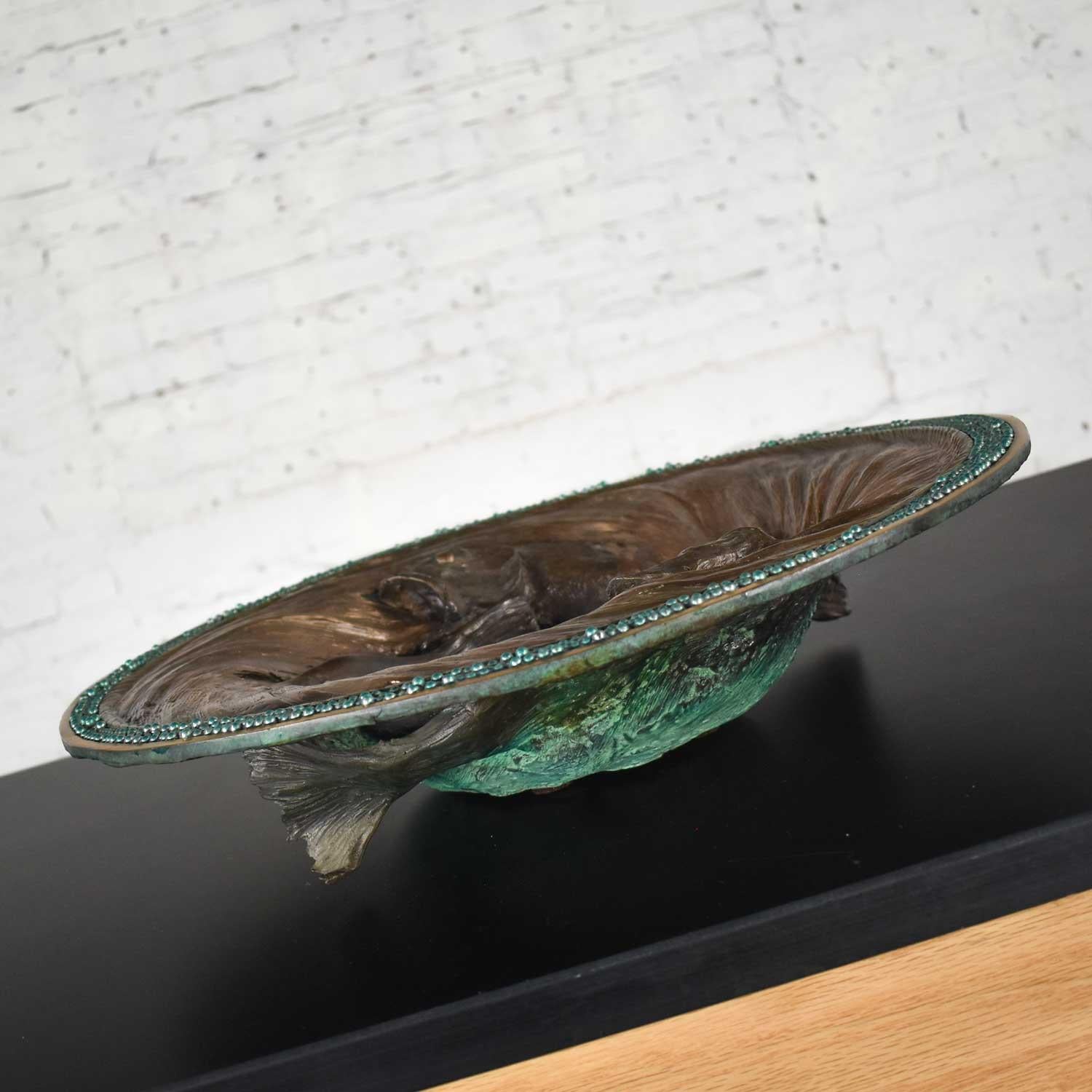 Organic Modern Cast Bronze Bowl Sculpture with Fish Design by John Forsythe In Good Condition For Sale In Topeka, KS