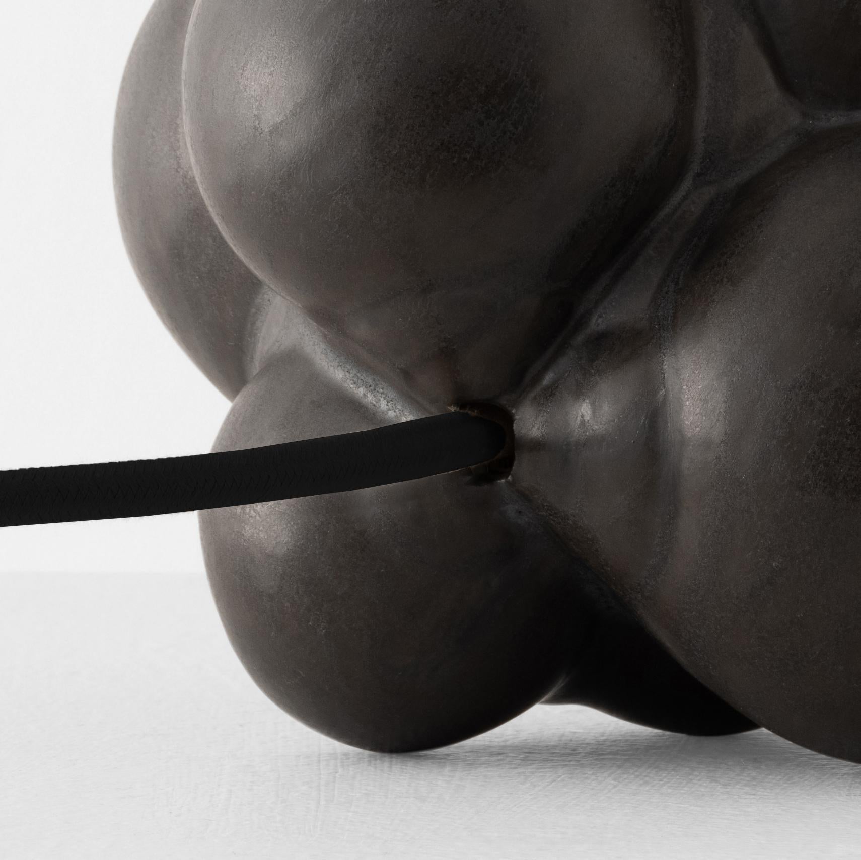 Lámpara Botrioidal de Cerámica Moderna Mini Negra by Forma Rosa Studio Moderno en venta