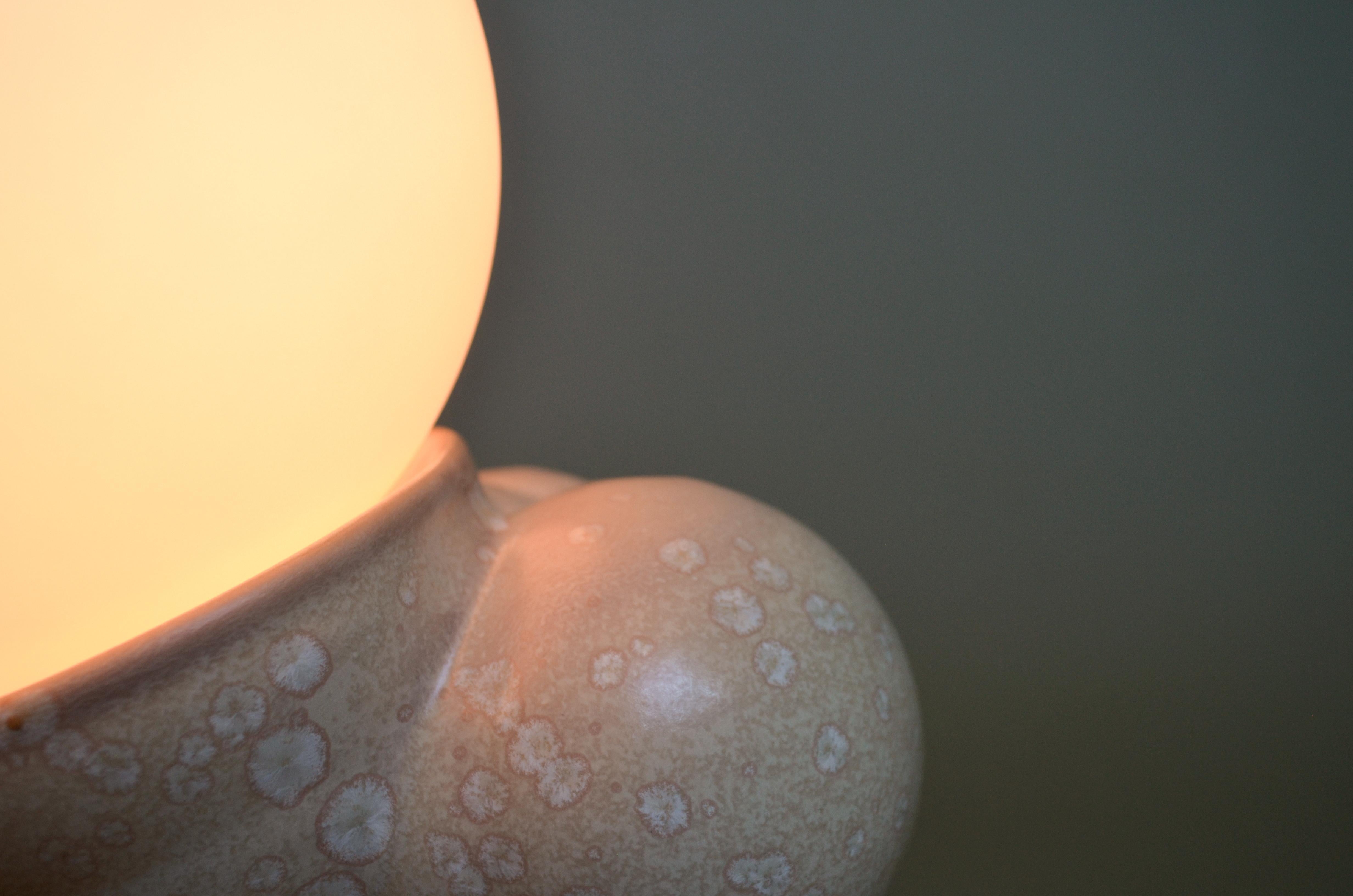 Organische moderne Botryoidal-Lampe Mini Creme von Forma Rosa Studio, Keramik, Bubbly Botryoidal (21. Jahrhundert und zeitgenössisch) im Angebot
