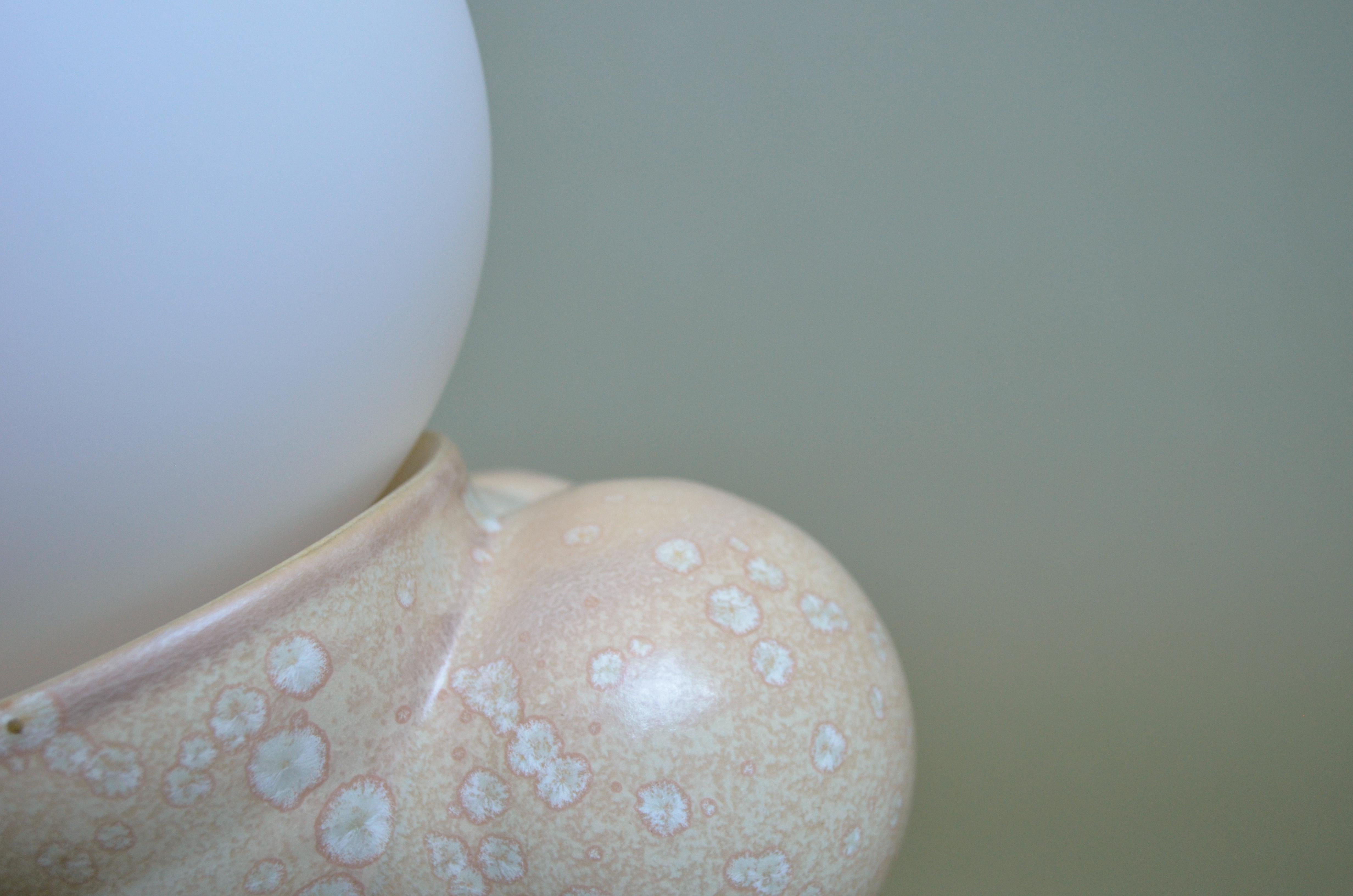 Organic Modern Ceramic Bubbly Botryoidal Lamp Mini Cream by Forma Rosa Studio For Sale 1