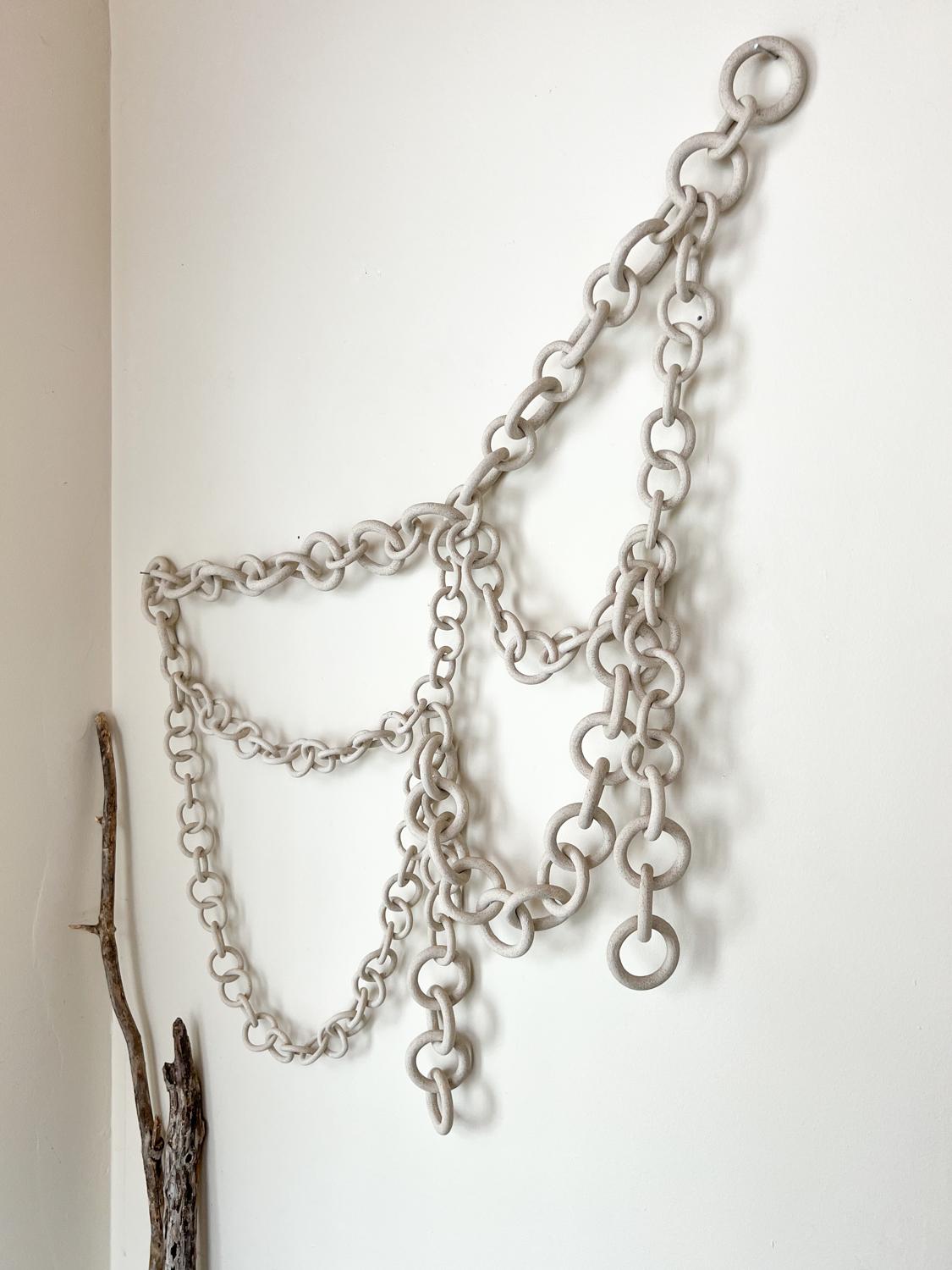 Organico moderno Organic modern Ceramic chain wall hanging in vendita