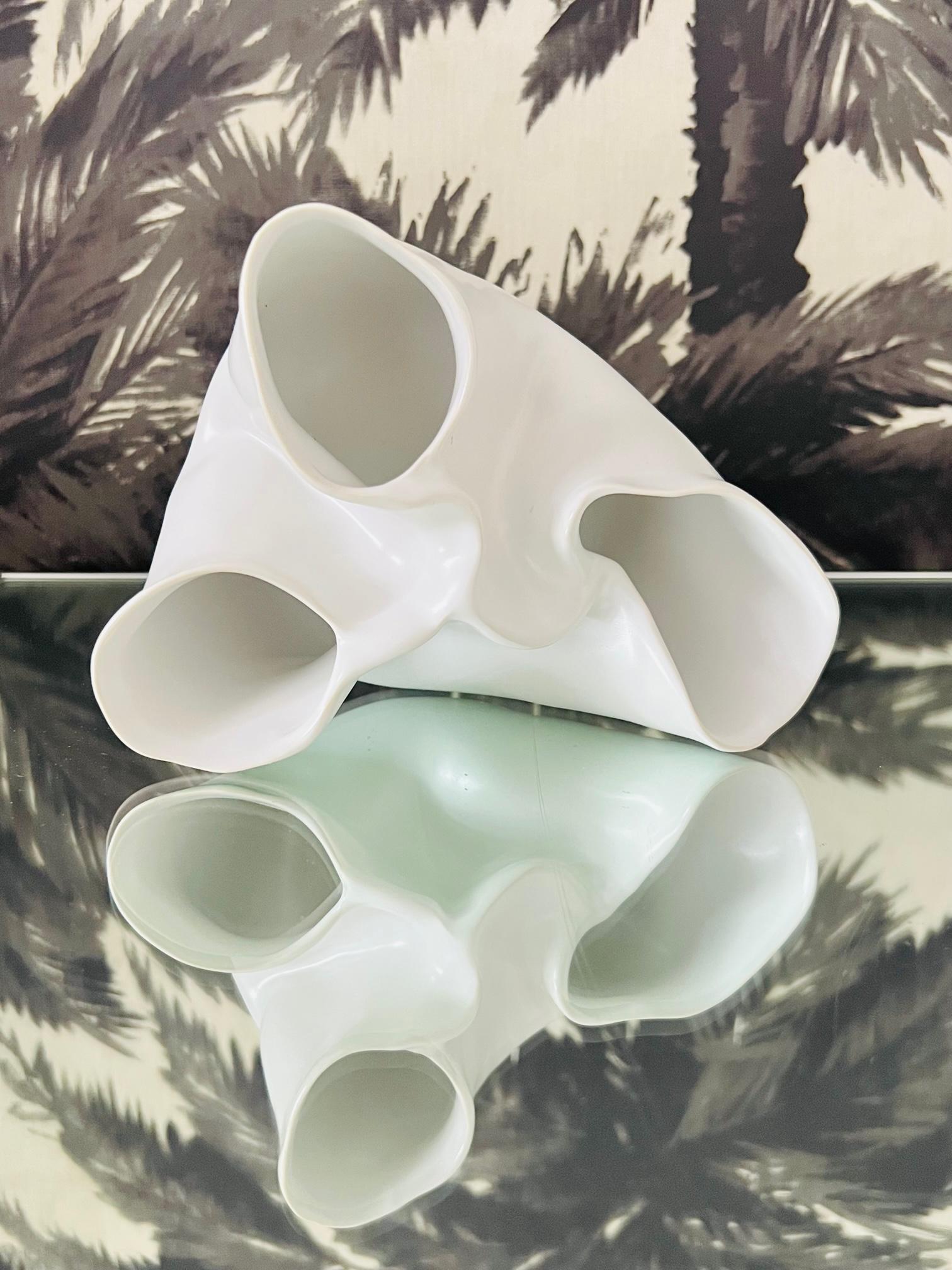 Keramik-Herz-Vase mit mattschwarzer Glasur, modern im Angebot 3
