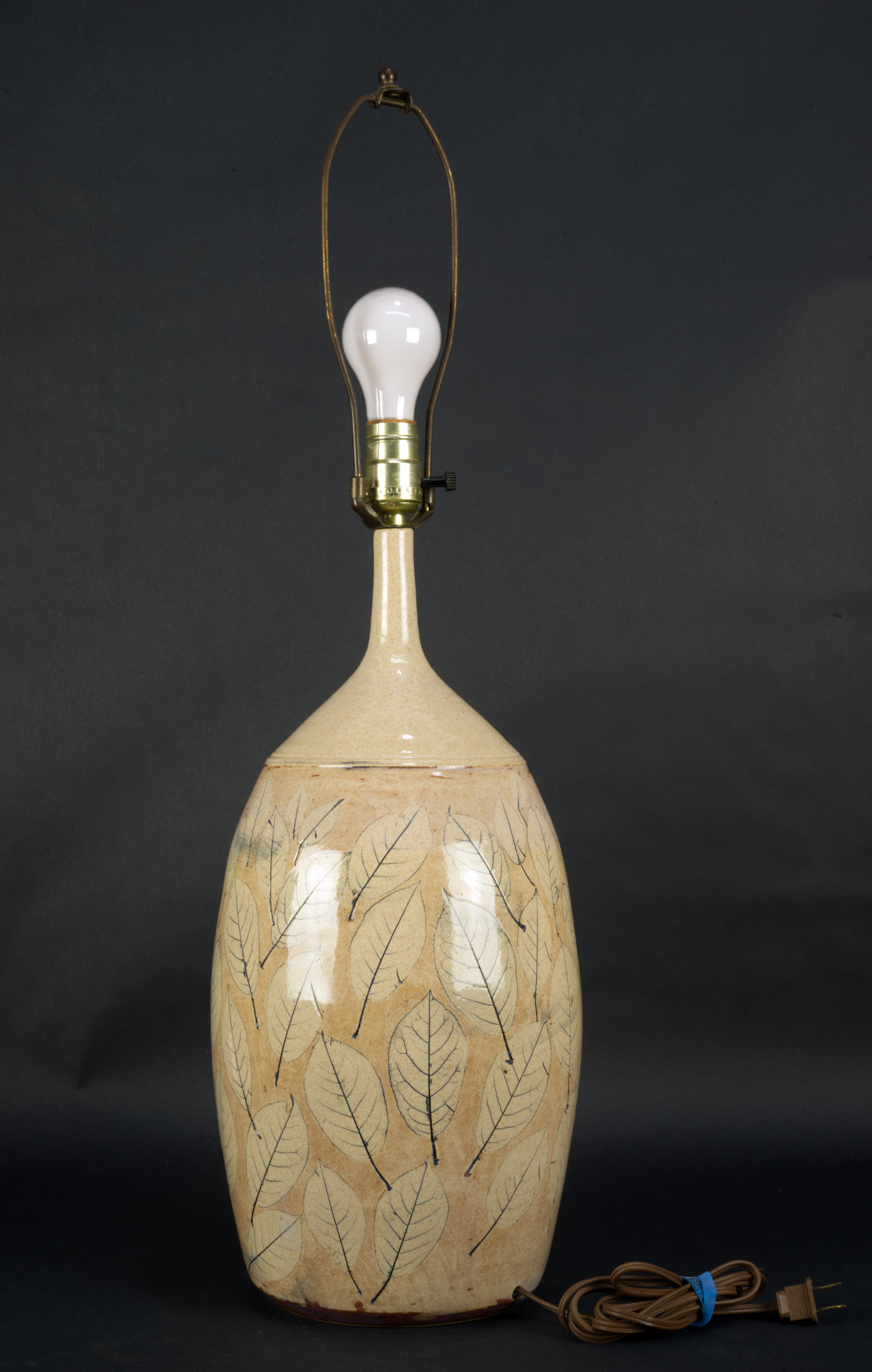 Organic Modern Ceramic Table Lamp Wizards of Clay Art Pottery, Cream Beige In Good Condition In Clifton Springs, NY