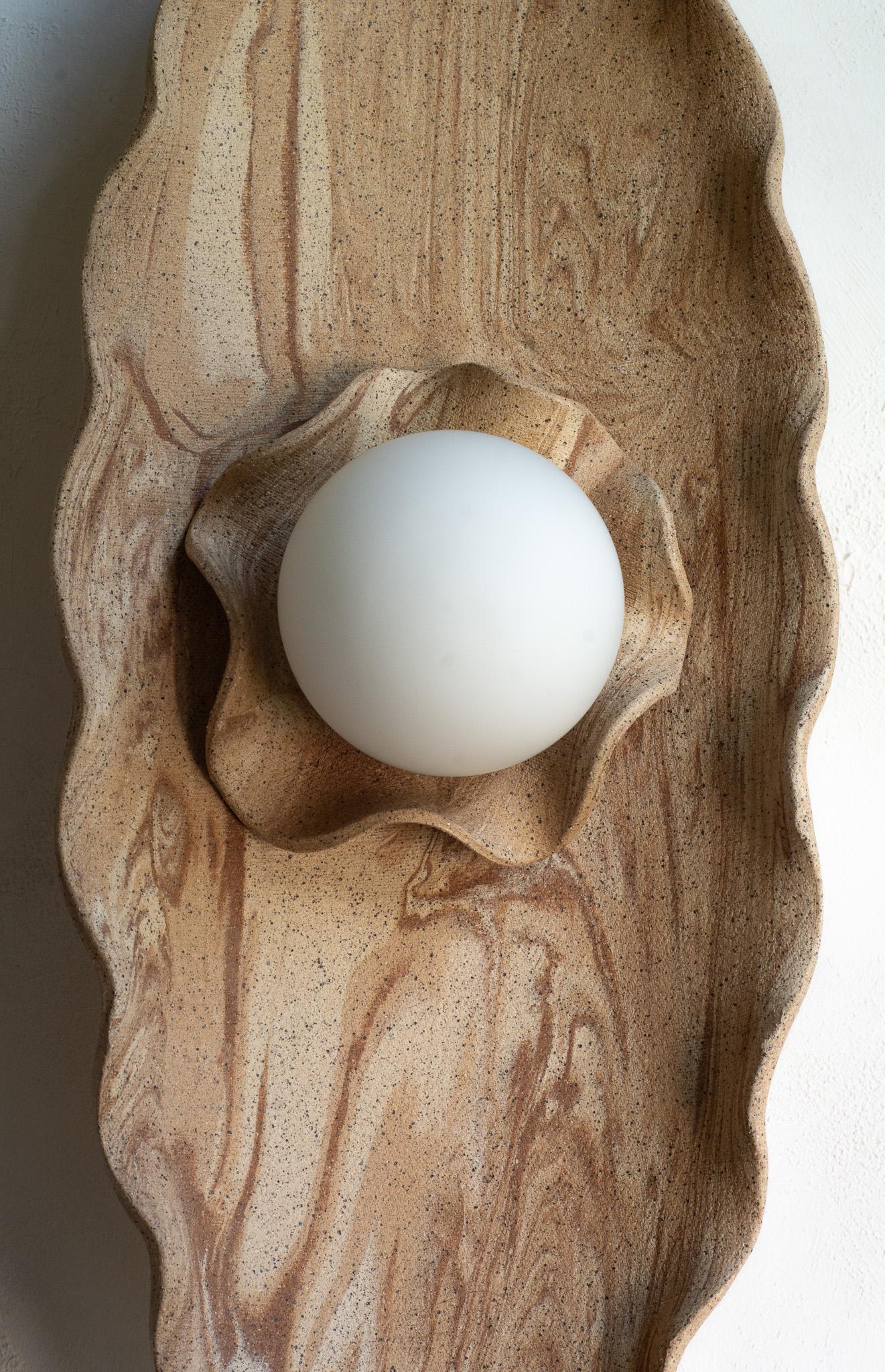 Aplique moderno de cerámica orgánica Hecho a mano en venta