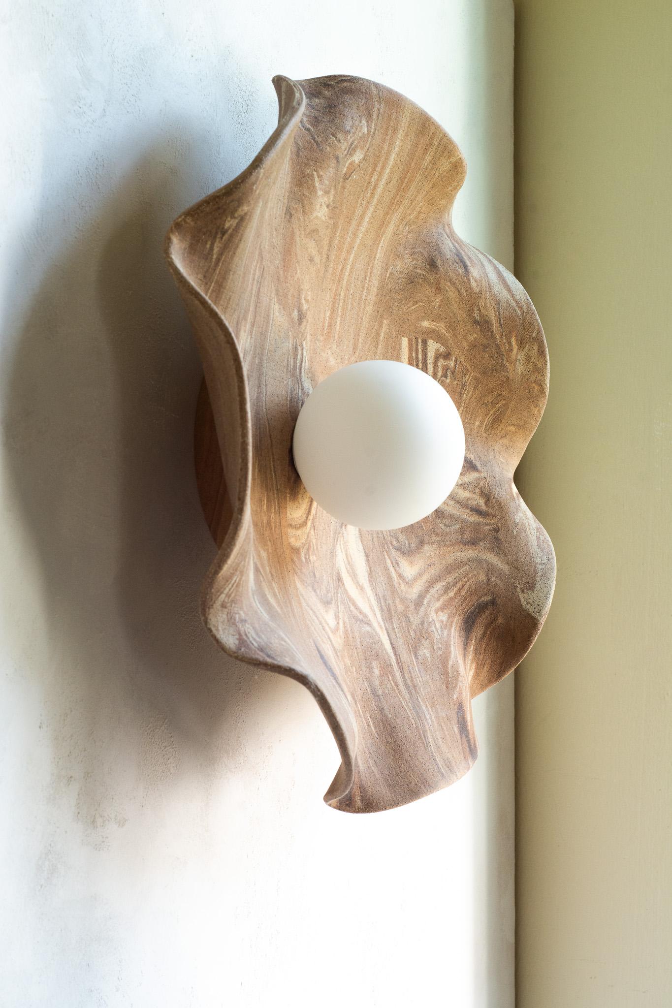 Aplique moderno de cerámica orgánica en Nuevo estado para la venta en Attleboro, MA