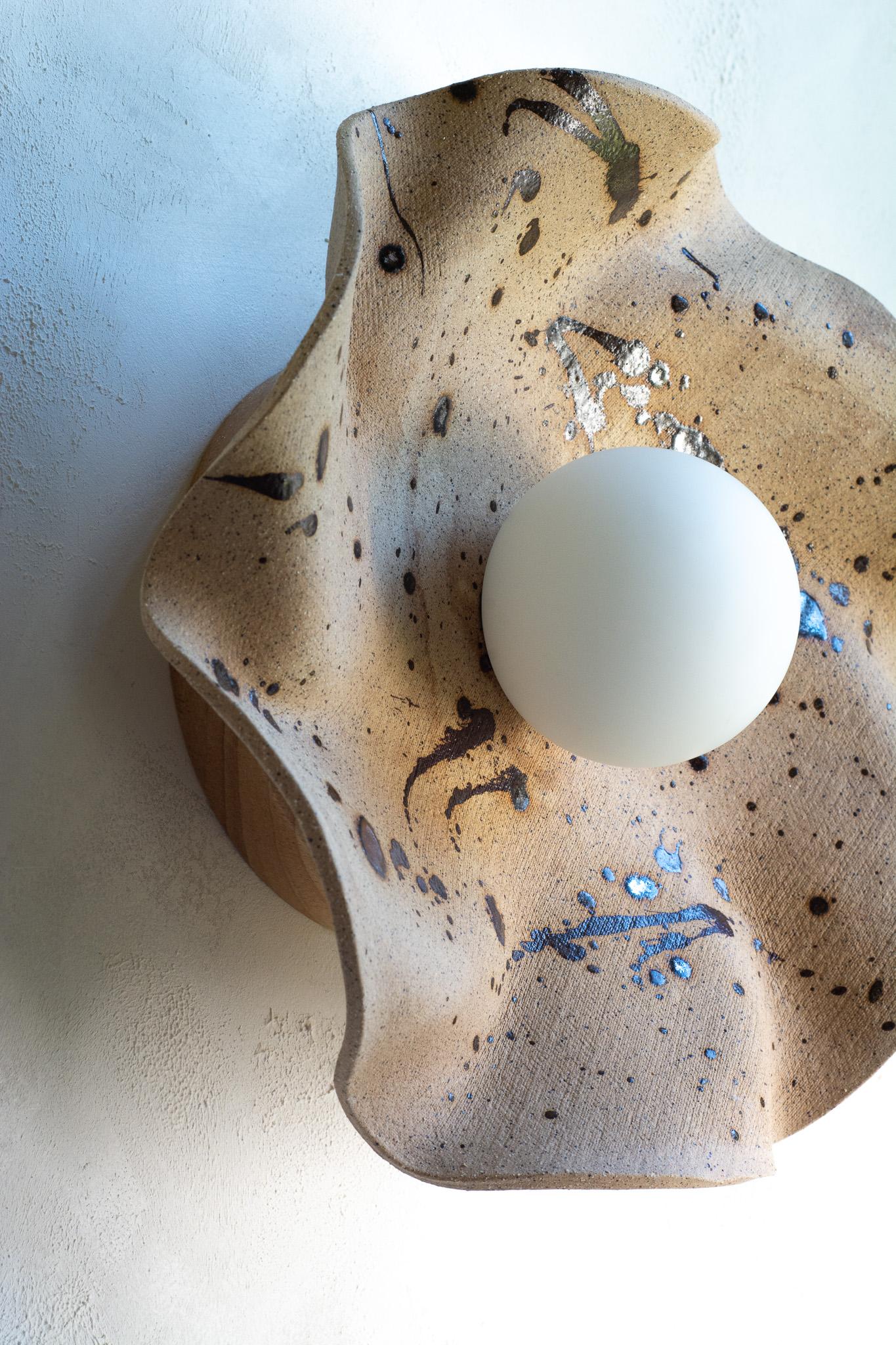 Aplique moderno de cerámica orgánica en Nuevo estado para la venta en Attleboro, MA