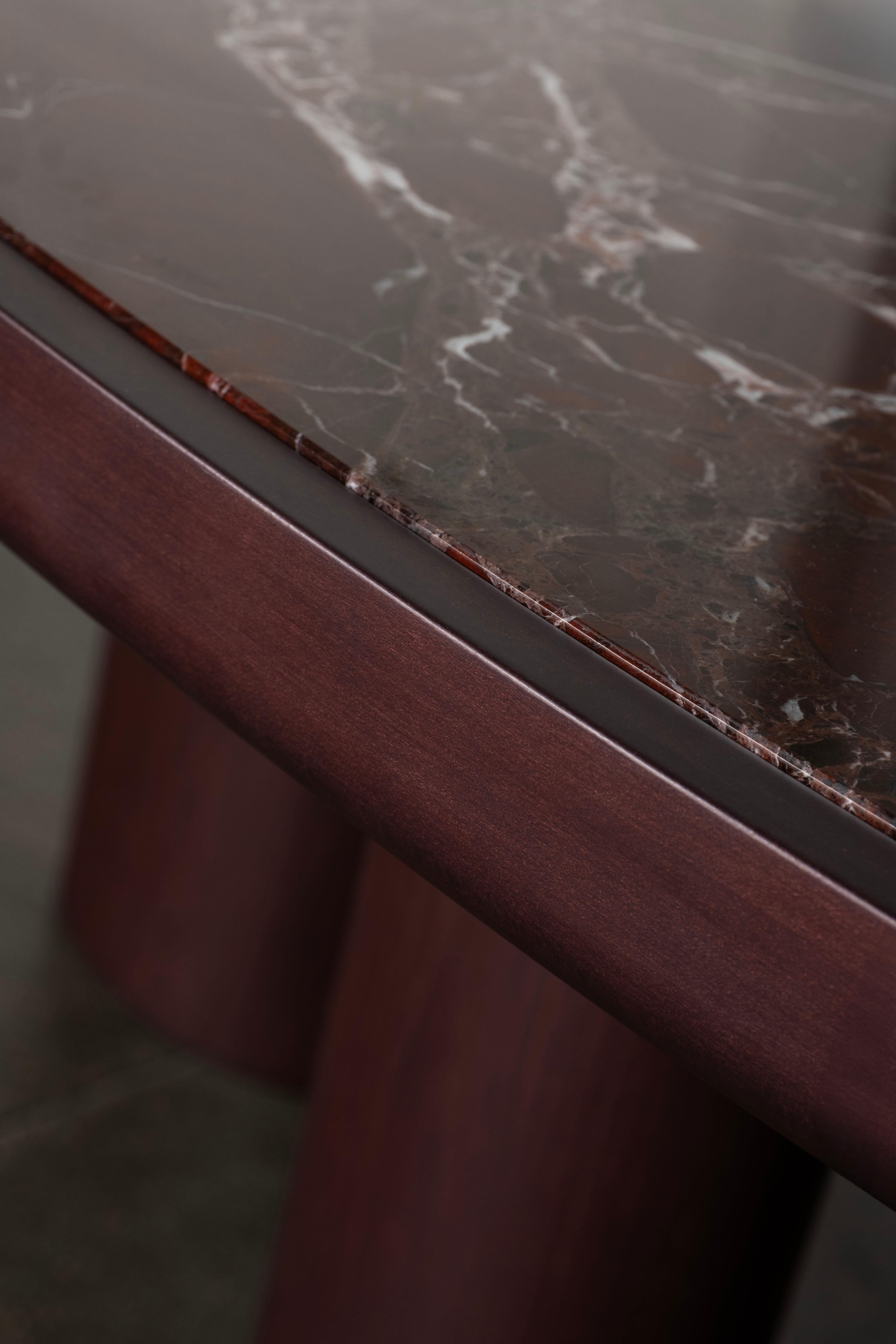 Mesa de Comedor Cerdeira Moderna Ecológica, Mármol Rosso Levanto, Manzana Verde Hecha a Mano en Nuevo estado para la venta en Lisboa, PT