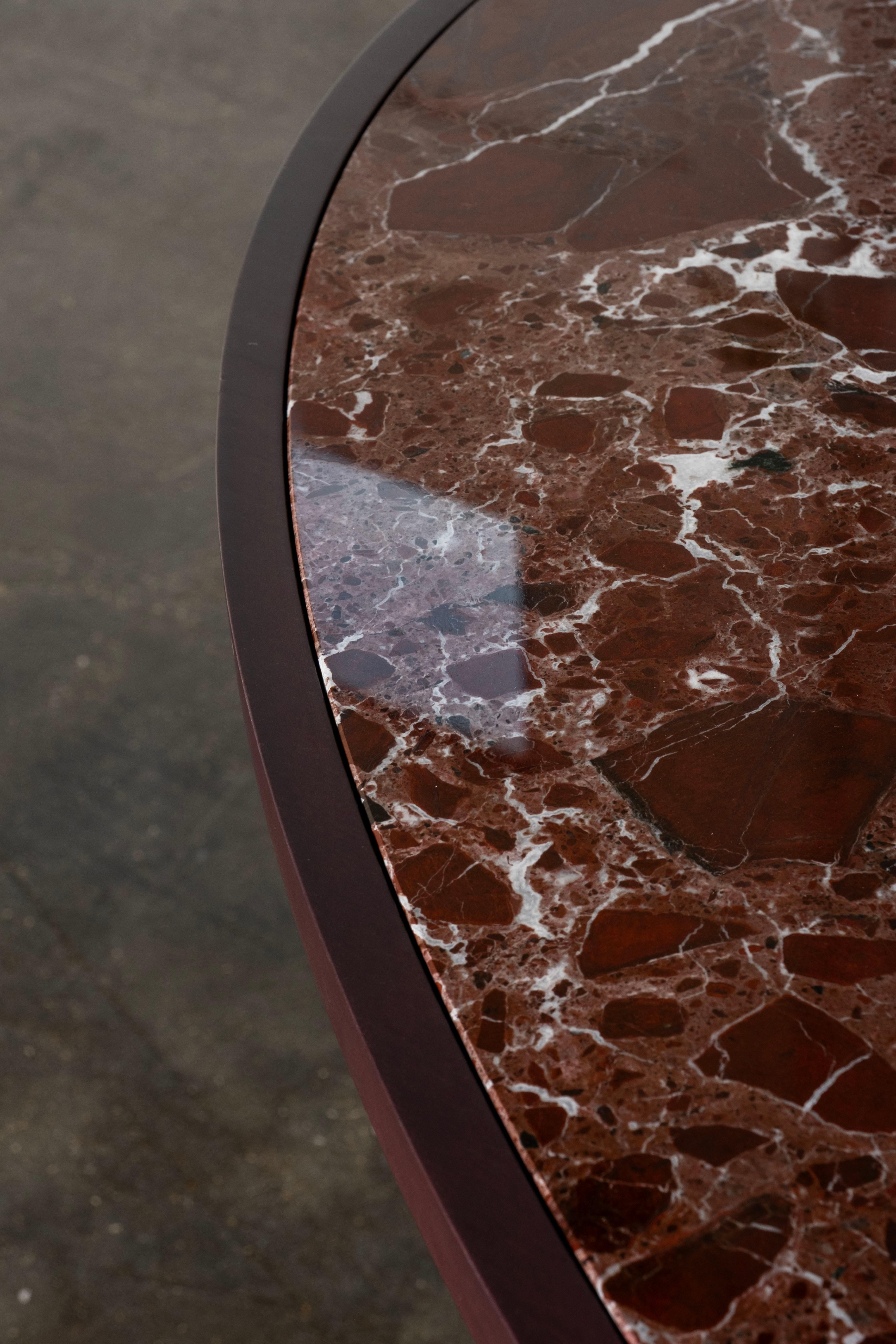Mesa de Comedor Cerdeira Moderna Ecológica, Mármol Rosso Levanto, Manzana Verde Hecha a Mano Siglo XXI y contemporáneo en venta