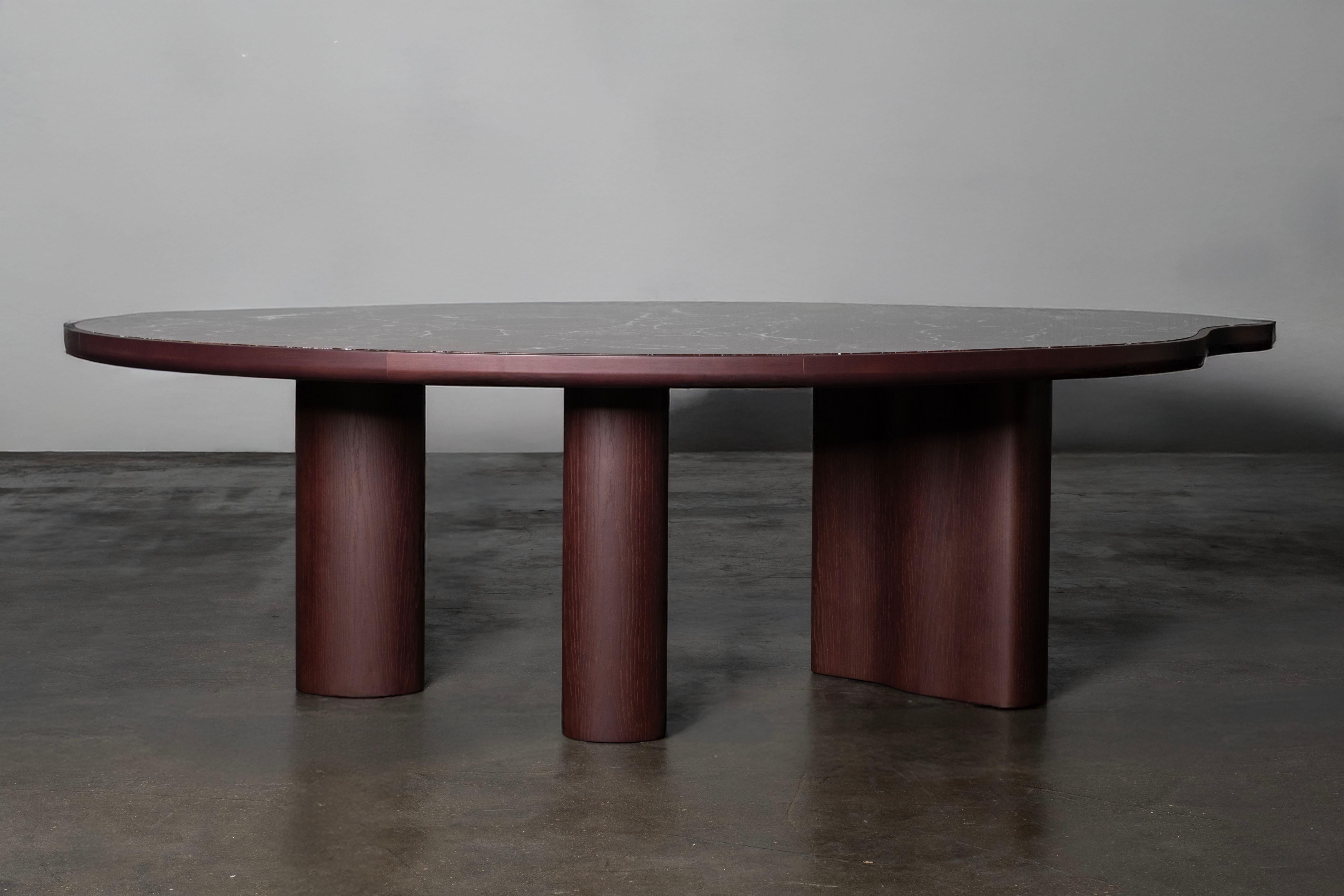 Mesa de Comedor Cerdeira Moderna Ecológica, Mármol Rosso Levanto, Manzana Verde Hecha a Mano en venta 1