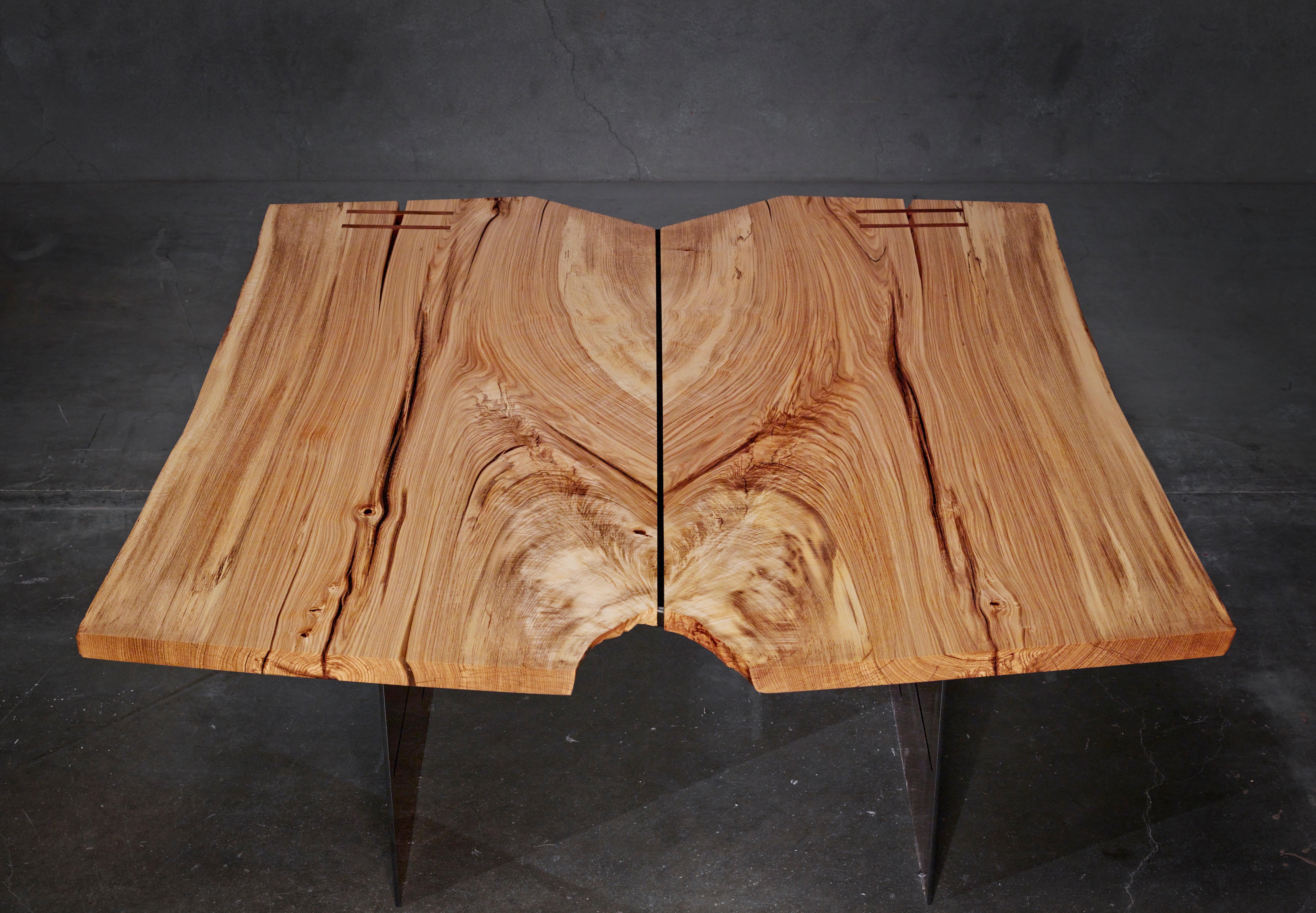 Organique Table basse/table basse moderne et organique avec Hackberry californien Spalted, Butterfly en vente