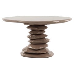 Table console moderne organique avec base en galets empilés en finition RAL personnalisée