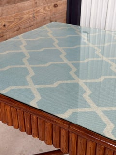 Organic Modern Table de jeu en rotin fendu sur mesure avec plateau relevable, toile de gazon Thibaut