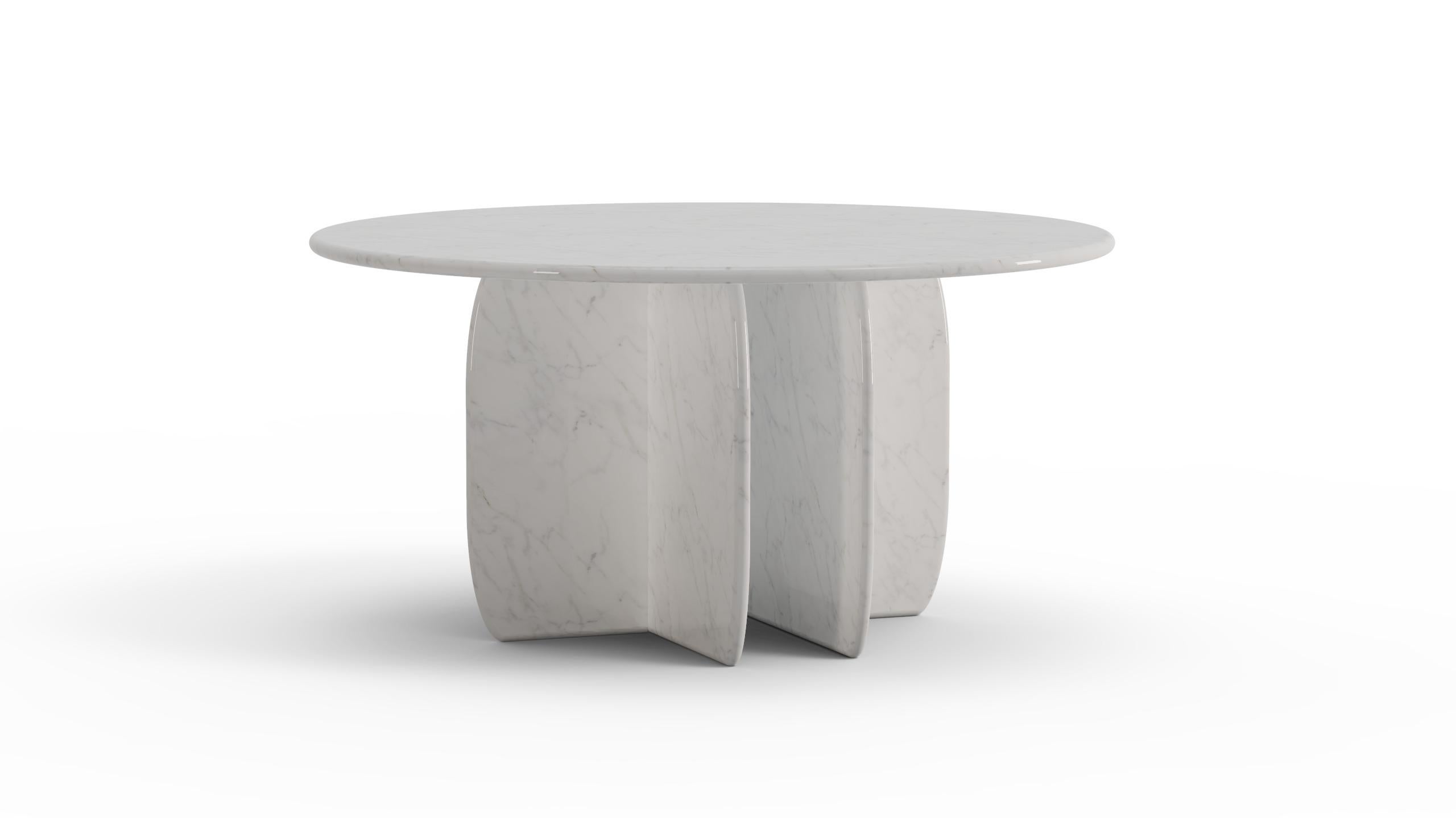 La mesa de comedor Catus es única en su concepción de inspiración Moderna Orgánica.
La Piedra Natural es irrepetible en su individualidad, de este modo cada mesa Catus es única presentando las vetas, texturas y matices de tono naturales de los