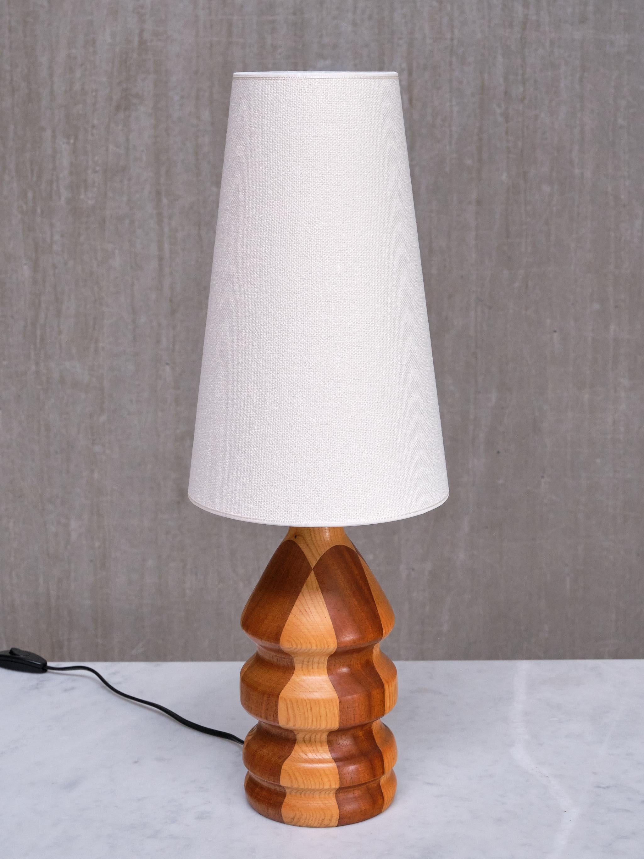 Organic Modern Dual Tone Table Lamp, Turned Oak and Teak, Denmark, 1960s For Sale 4