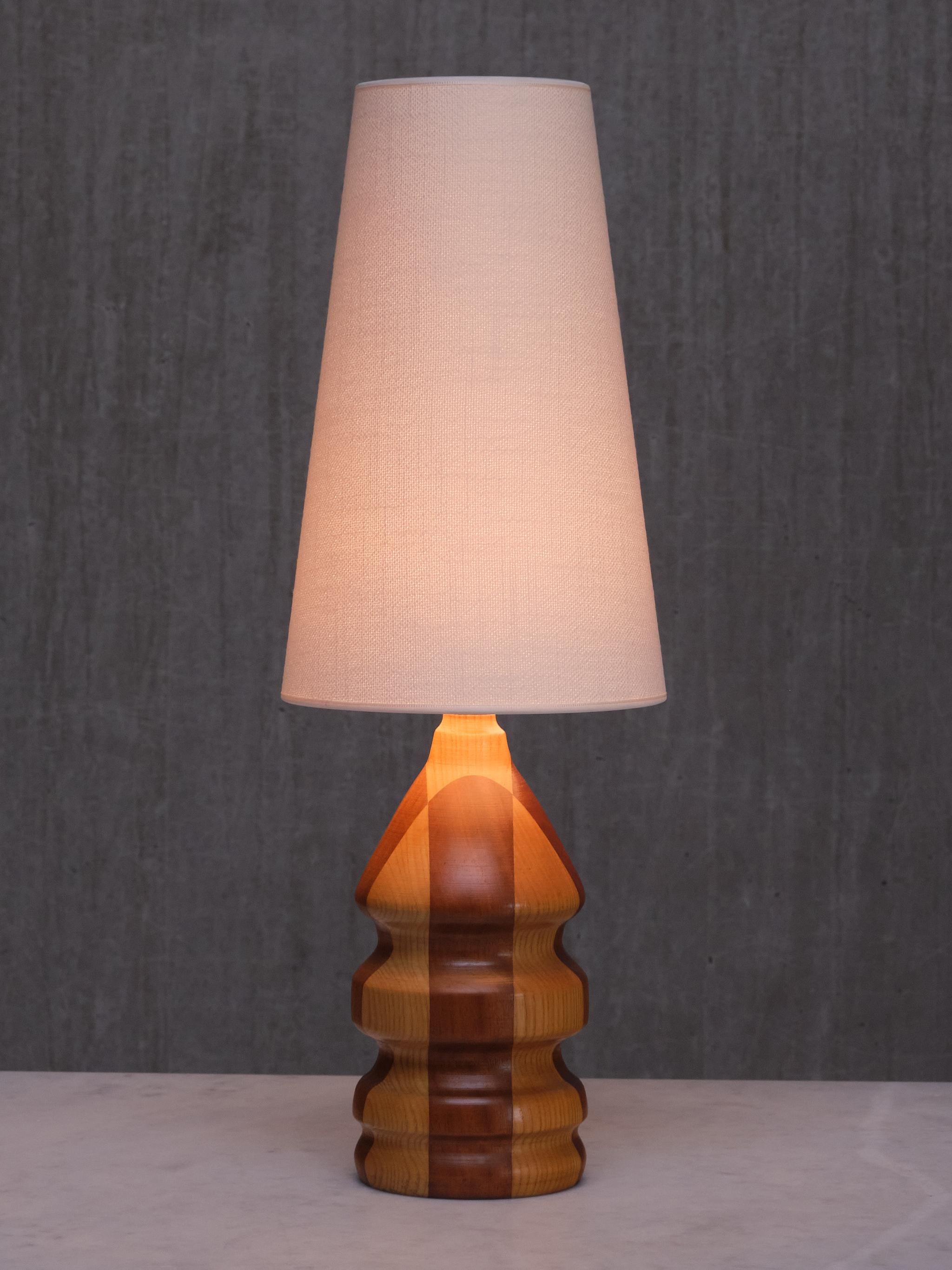 Mid-20th Century Organic Modern Dual Tone Table Lamp, Turned Oak and Teak, Denmark, 1960s For Sale