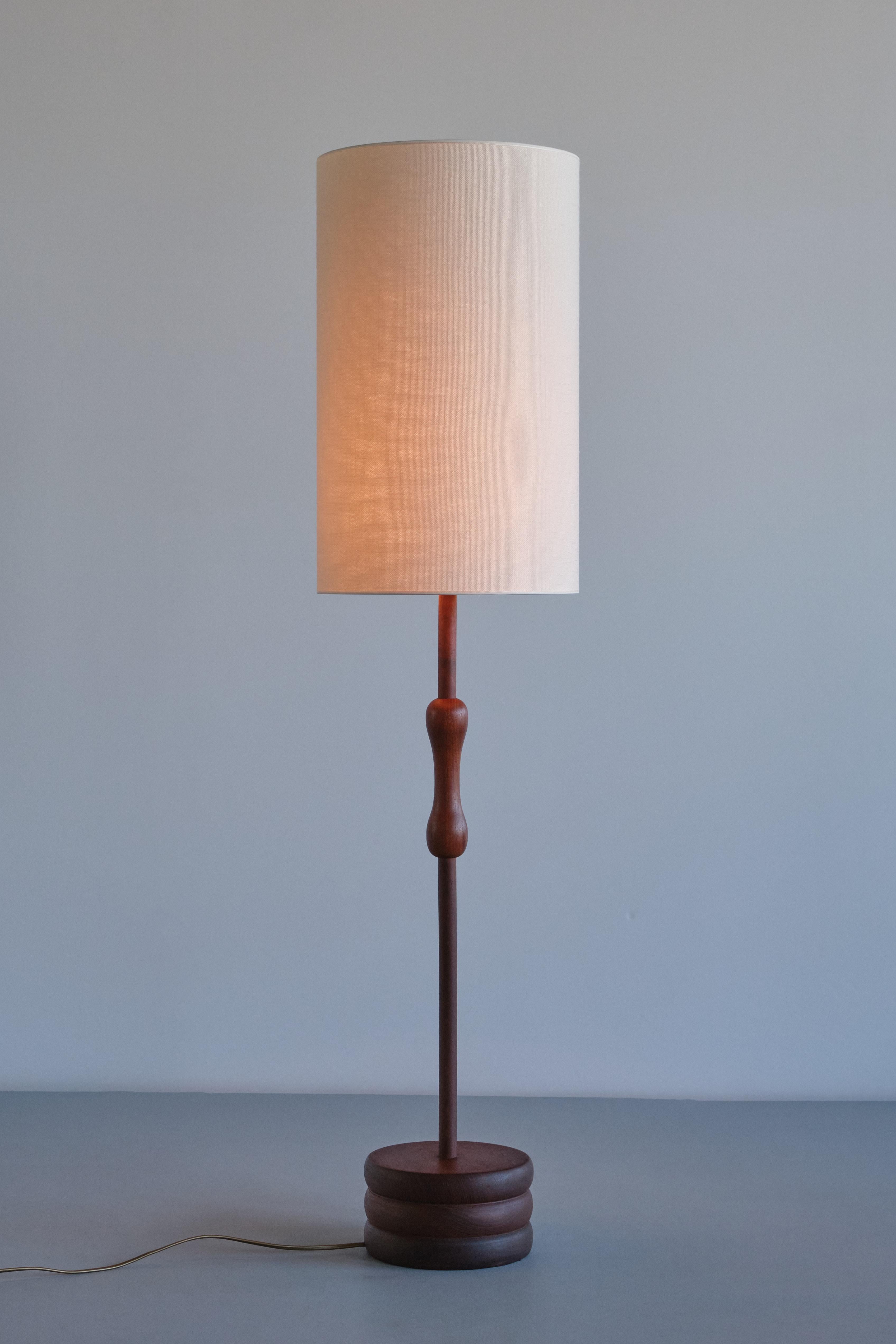 Scandinavian Modern Organic Modern Floor / Table Lamp in Solid Teak Wood, Sweden, 1950s For Sale